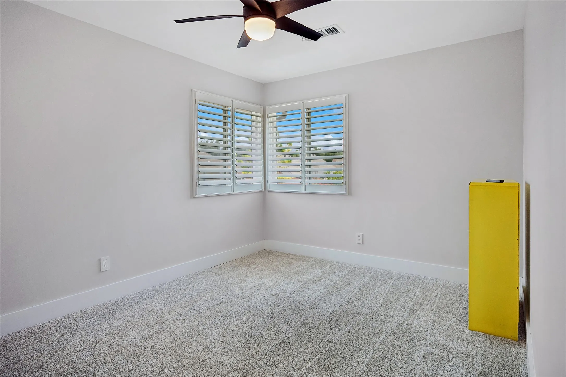 Single Family Residence For Sale in Dallas County , 408 Silverton Drive, Irving, Texas 75063, 4 Bedroom, 3 Bathroom, 2 Garage spaces, 2,256 Sqft, built in 1986, mls#21350931, Real Estate Agent in Irving, Homes For Sale in Dallas county, Homes For Sale in Irving, Realtor in Irving Texas, Real Estate Brokerage Independent Realty Texas, Luminita Cordes Realtor
