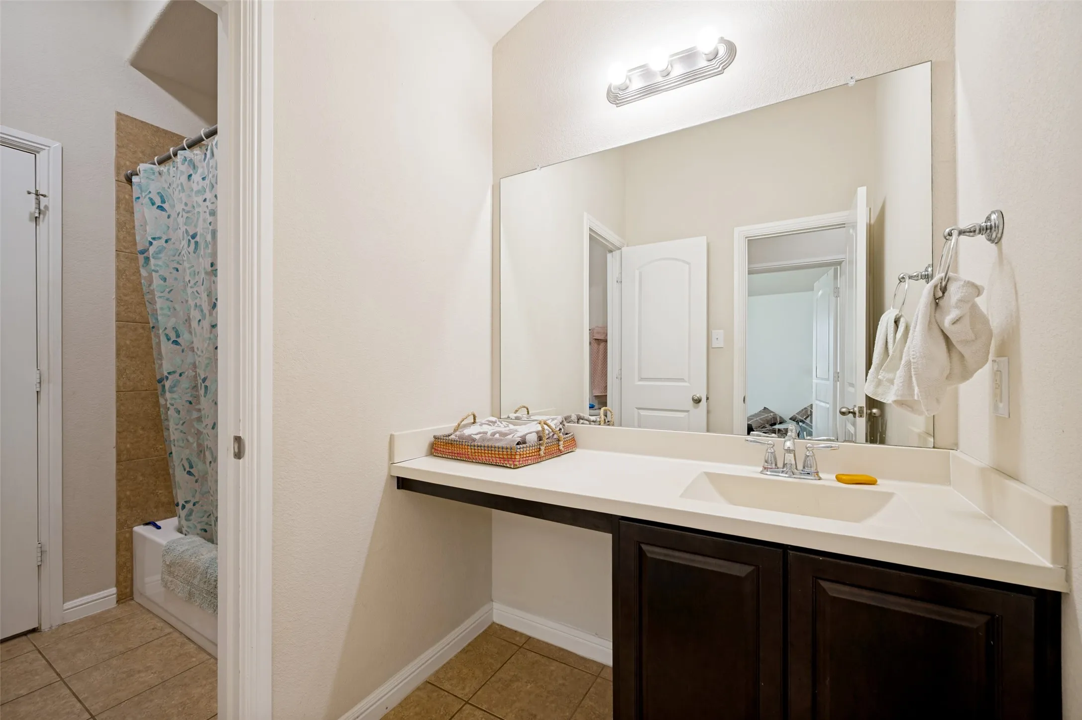 Single Family Residence For Rent in Denton County , 929 Green Coral Drive, Little Elm, Texas 75068, 4 Bedroom, 2 Bathroom, 2 Garage spaces, 2,175 Sqft, built in 2013, mls#21351579, Real Estate Agent in Little Elm, Homes For Rent in Denton county, Homes For Rent in Little Elm, Realtor in Little Elm Texas, Real Estate Brokerage Independent Realty Texas, Luminita Cordes Realtor