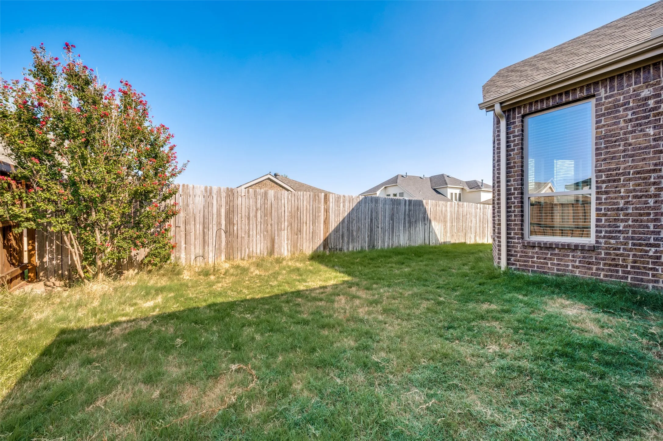 Single Family Residence For Rent in Denton County , 929 Green Coral Drive, Little Elm, Texas 75068, 4 Bedroom, 2 Bathroom, 2 Garage spaces, 2,175 Sqft, built in 2013, mls#21351579, Real Estate Agent in Little Elm, Homes For Rent in Denton county, Homes For Rent in Little Elm, Realtor in Little Elm Texas, Real Estate Brokerage Independent Realty Texas, Luminita Cordes Realtor