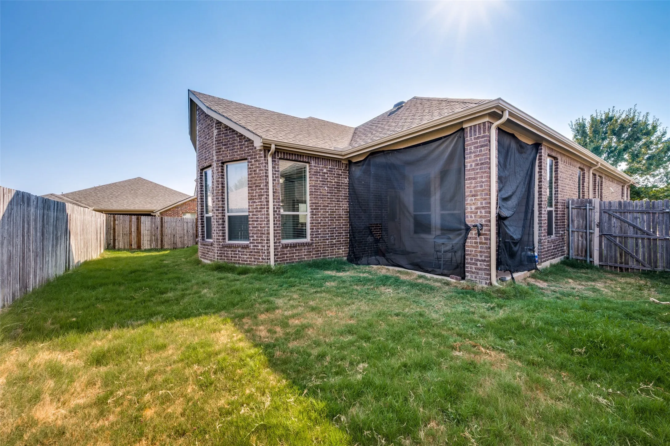 Single Family Residence For Rent in Denton County , 929 Green Coral Drive, Little Elm, Texas 75068, 4 Bedroom, 2 Bathroom, 2 Garage spaces, 2,175 Sqft, built in 2013, mls#21351579, Real Estate Agent in Little Elm, Homes For Rent in Denton county, Homes For Rent in Little Elm, Realtor in Little Elm Texas, Real Estate Brokerage Independent Realty Texas, Luminita Cordes Realtor