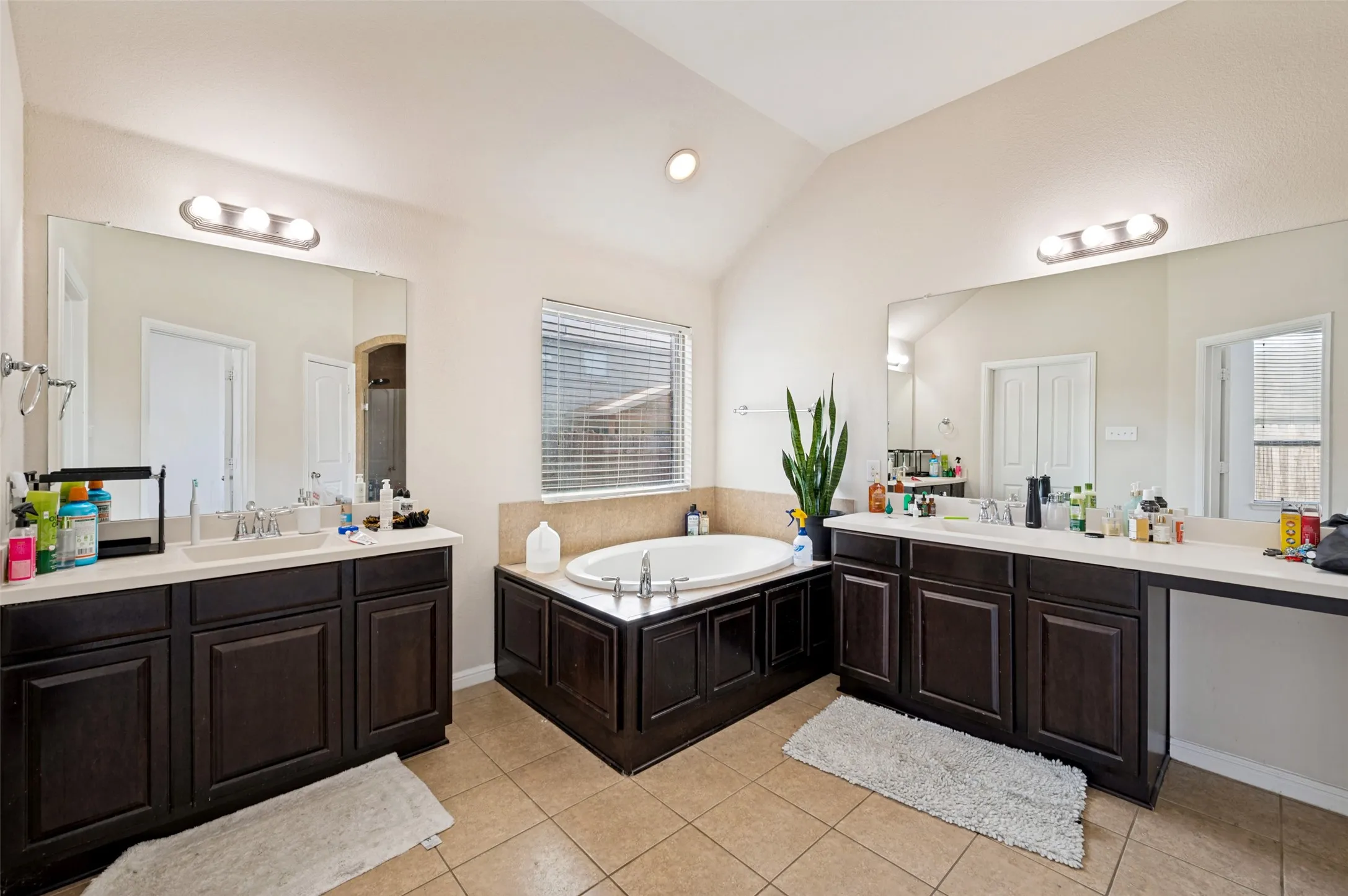 Single Family Residence For Rent in Denton County , 929 Green Coral Drive, Little Elm, Texas 75068, 4 Bedroom, 2 Bathroom, 2 Garage spaces, 2,175 Sqft, built in 2013, mls#21351579, Real Estate Agent in Little Elm, Homes For Rent in Denton county, Homes For Rent in Little Elm, Realtor in Little Elm Texas, Real Estate Brokerage Independent Realty Texas, Luminita Cordes Realtor