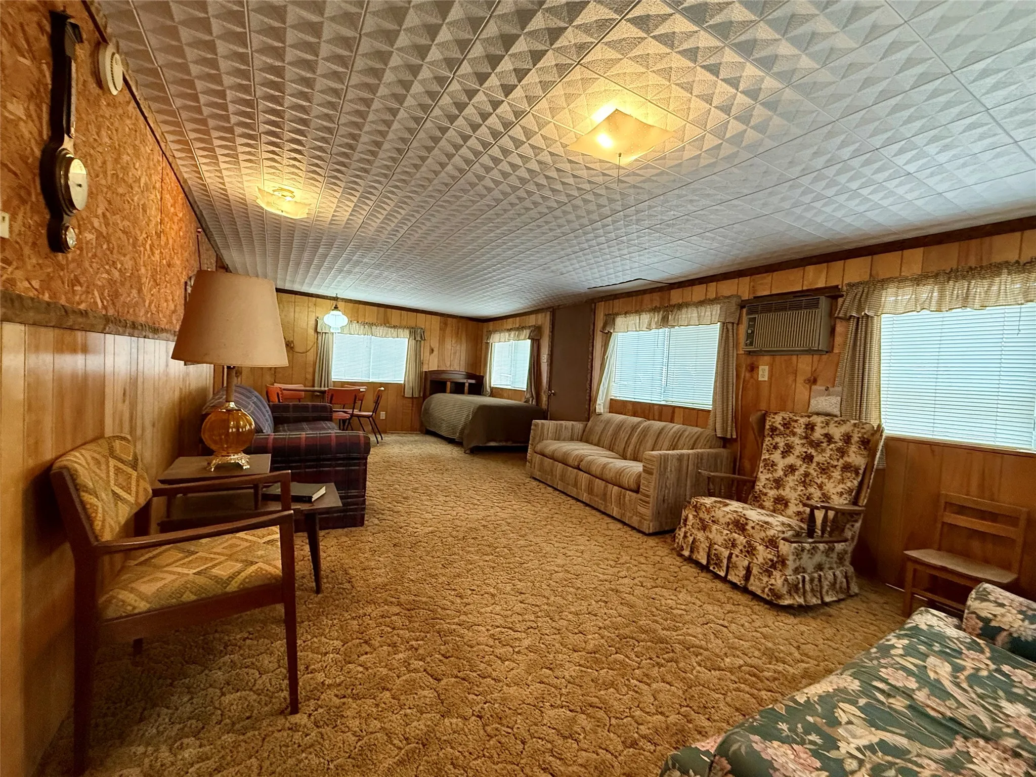 Single Family Residence For Sale in Grayson County , 301 Cedar Point Circle, Gordonville, Texas 76245, 1 Bedroom, 2 Bathrooms, Garage spaces, 1,360 Sqft, built in 1955, Price $132,000, mls#21351714, Real Estate Agent in Gordonville, Homes For Sale in Grayson county, Homes For Sale in Gordonville, Realtor in Gordonville Texas, Real Estate Brokerage Independent Realty Texas, Luminita Cordes Realtor