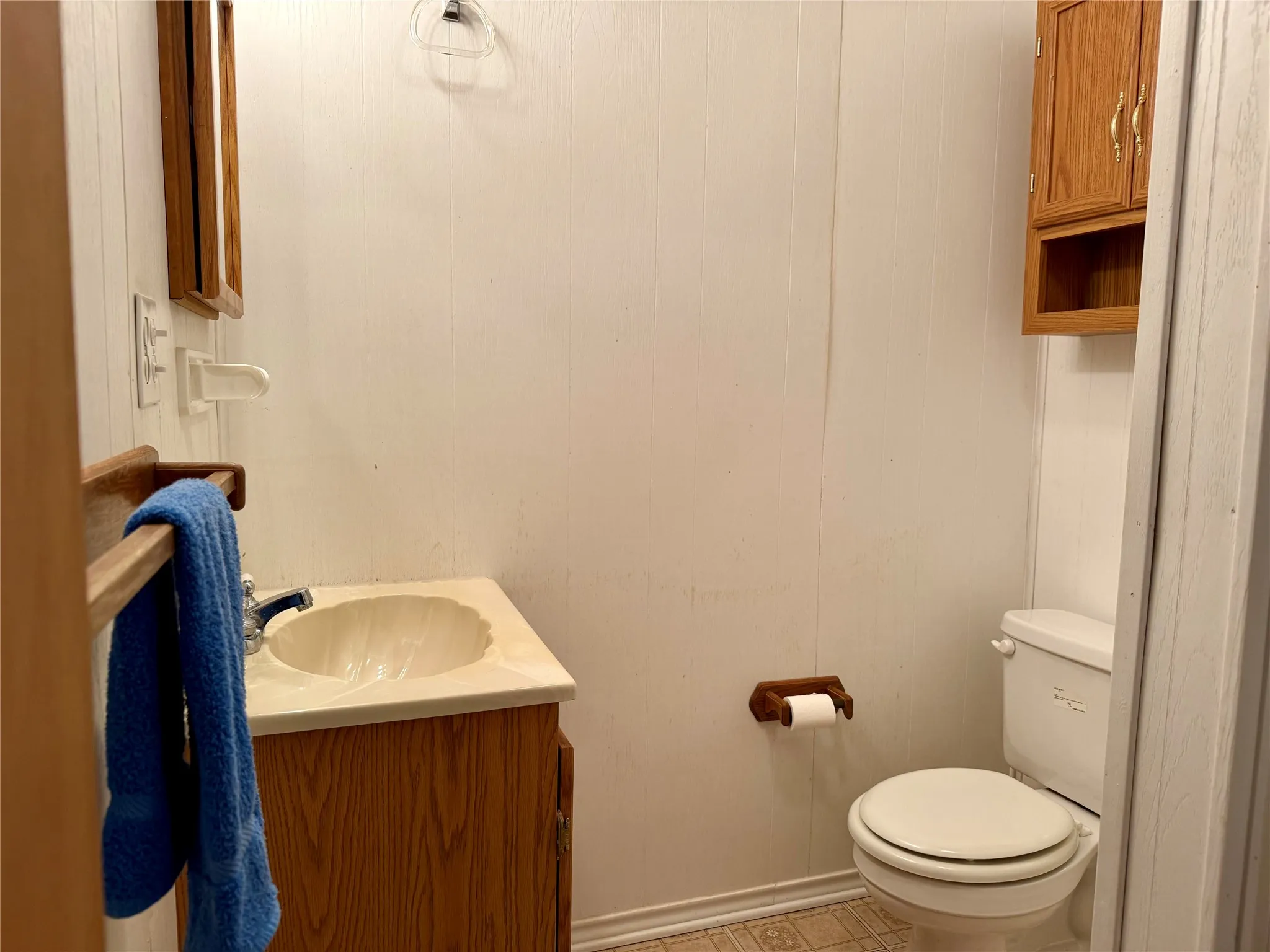 en suite bath upstairs