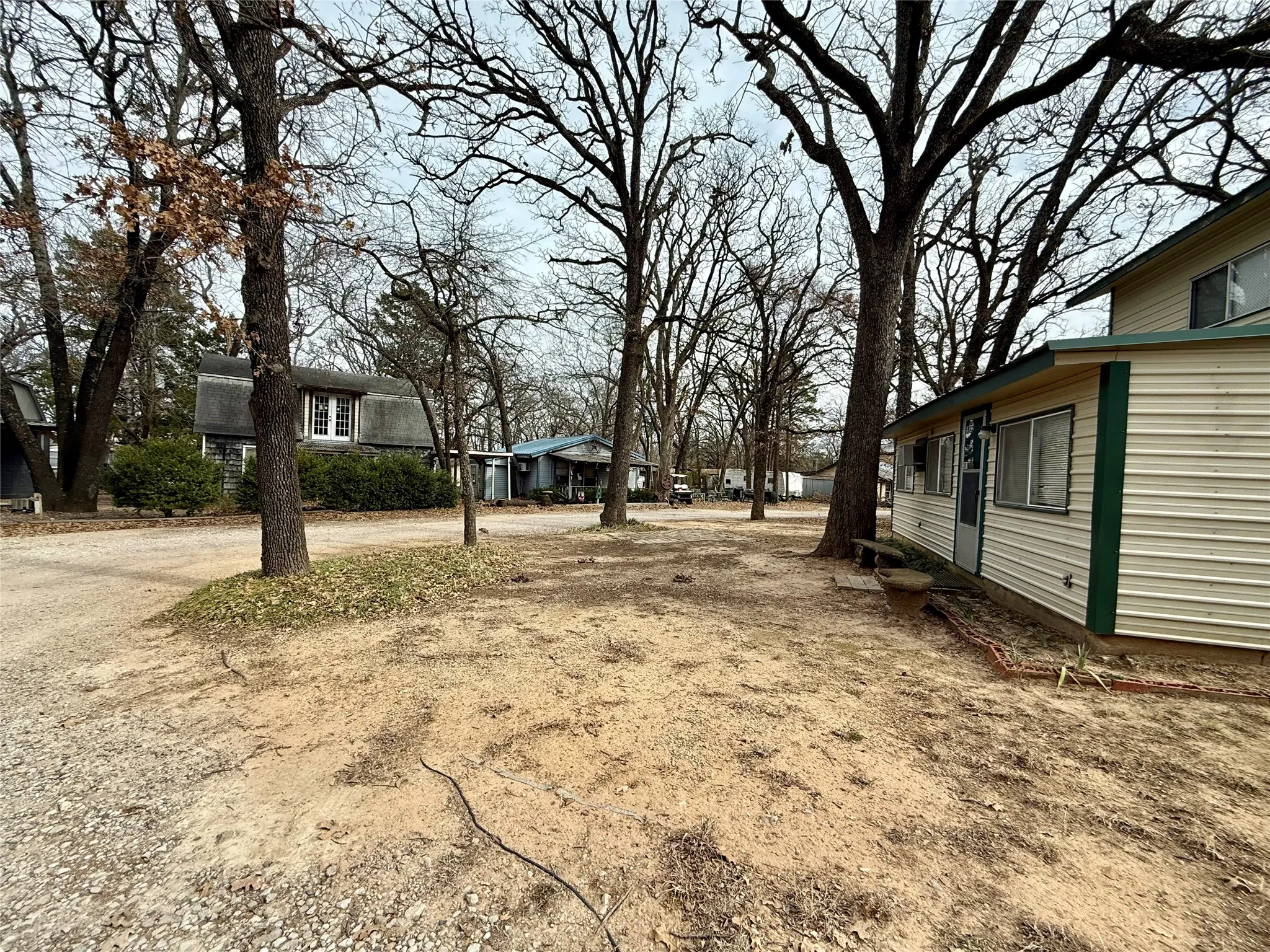 Single Family Residence For Sale in Grayson County , 301 Cedar Point Circle, Gordonville, Texas 76245, 1 Bedroom, 2 Bathrooms, Garage spaces, 1,360 Sqft, built in 1955, Price $132,000, mls#21351714, Real Estate Agent in Gordonville, Homes For Sale in Grayson county, Homes For Sale in Gordonville, Realtor in Gordonville Texas, Real Estate Brokerage Independent Realty Texas, Luminita Cordes Realtor