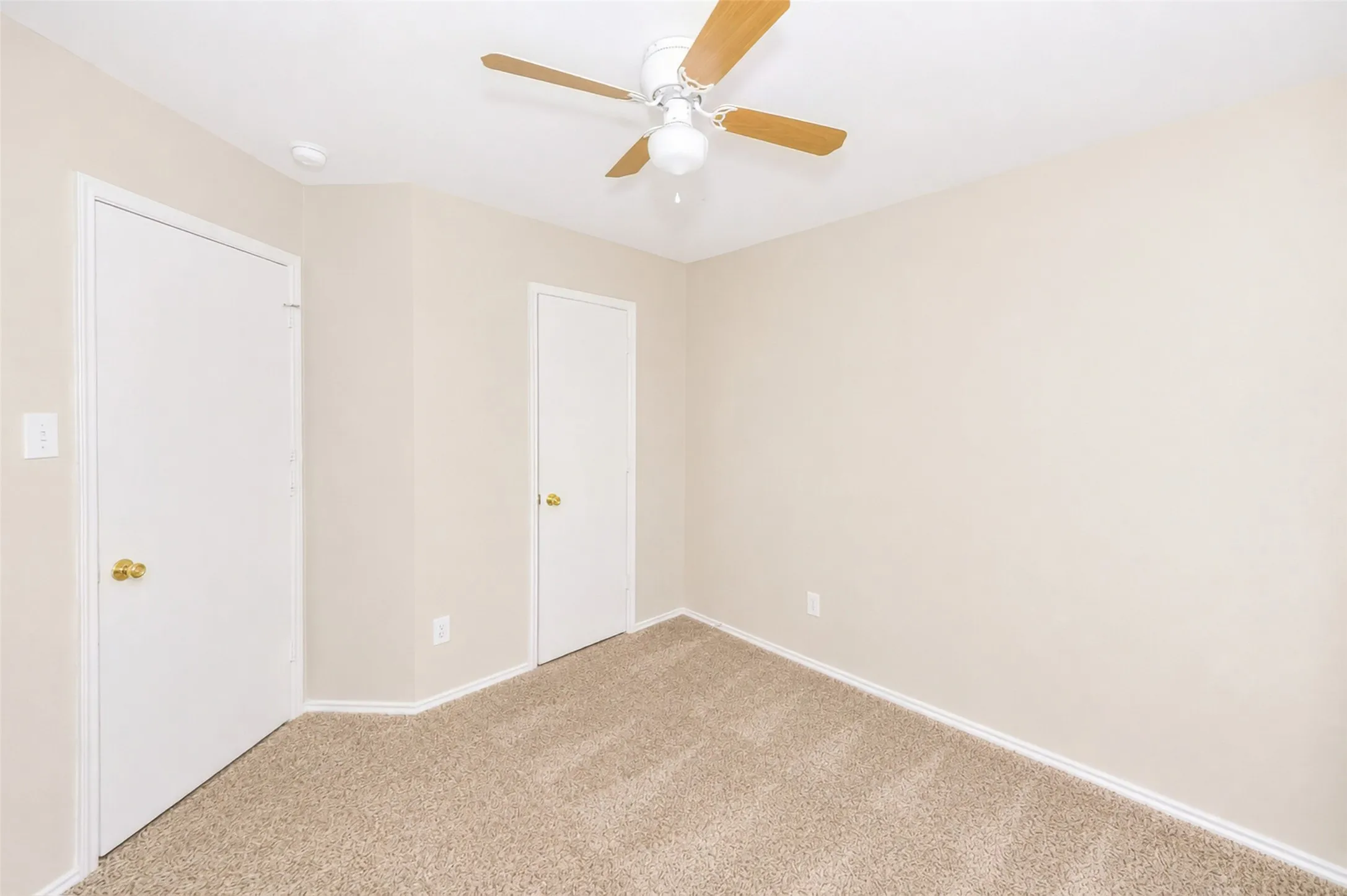 Single Family Residence For Sale in Collin County , 7120 Planters Row Drive, Mc Kinney, Texas 75070, 3 Bedrooms, 3 Bathrooms, 2 Garage spaces, 1,447 Sqft, built in 2005, Price $339,999, mls#21350831, Real Estate Agent in Mc Kinney, Homes For Sale in Collin county, Homes For Sale in Mc Kinney, Realtor in Mc Kinney Texas, Real Estate Brokerage Independent Realty Texas, Luminita Cordes Realtor