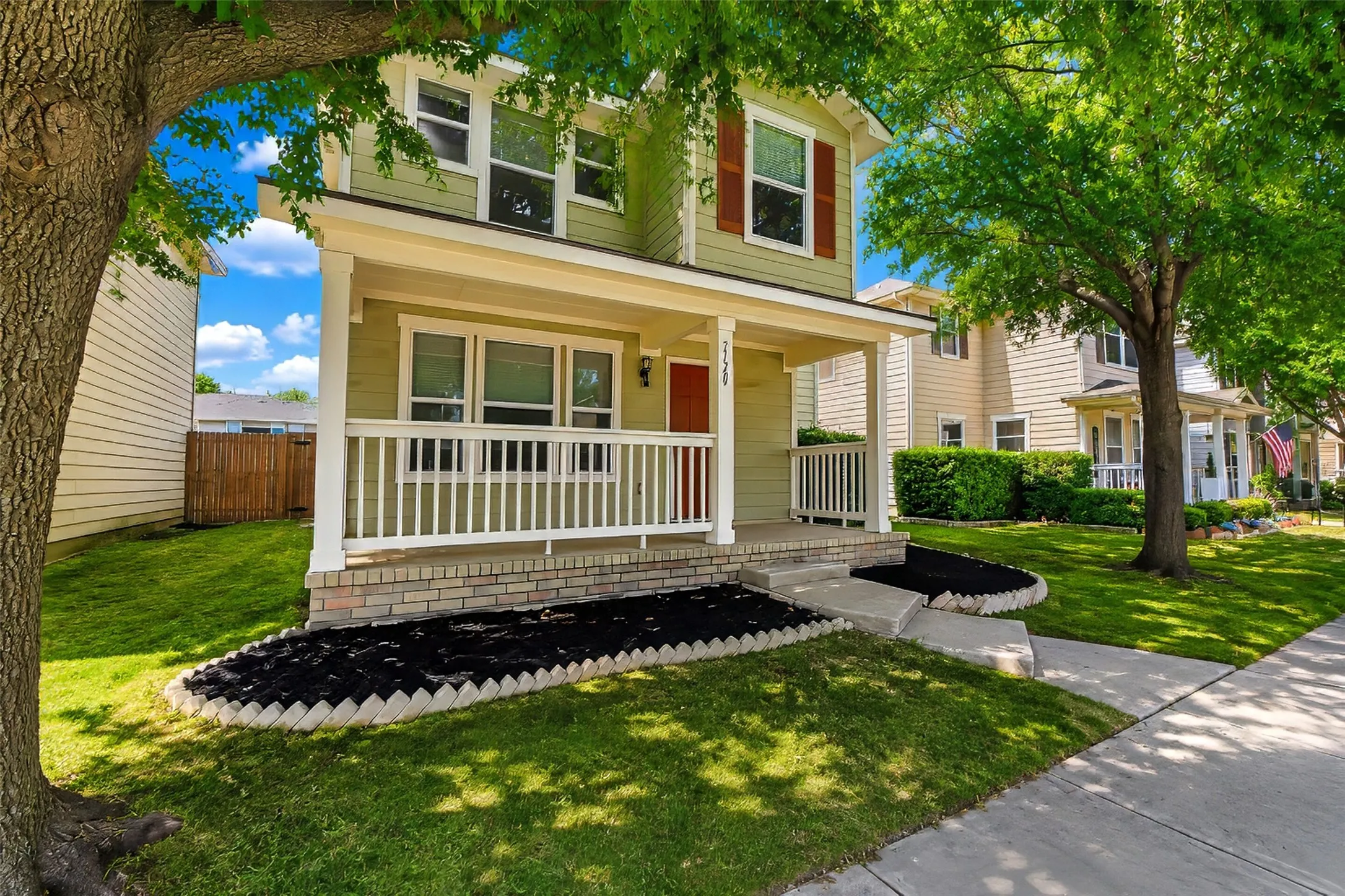 Single Family Residence For Sale in Collin County , 7120 Planters Row Drive, Mc Kinney, Texas 75070, 3 Bedrooms, 3 Bathrooms, 2 Garage spaces, 1,447 Sqft, built in 2005, Price $339,999, mls#21350831, Real Estate Agent in Mc Kinney, Homes For Sale in Collin county, Homes For Sale in Mc Kinney, Realtor in Mc Kinney Texas, Real Estate Brokerage Independent Realty Texas, Luminita Cordes Realtor