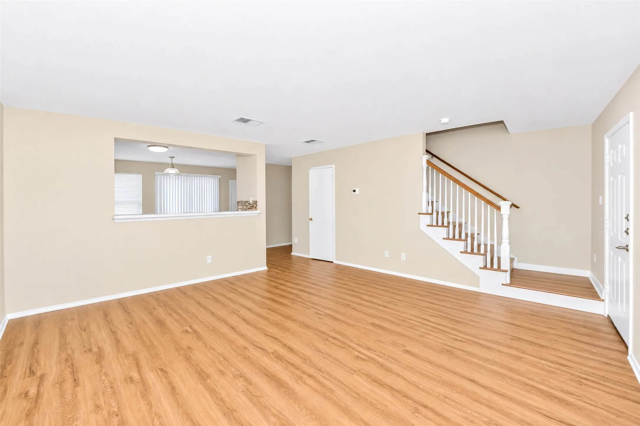 Single Family Residence For Sale in Collin County , 7120 Planters Row Drive, Mc Kinney, Texas 75070, 3 Bedrooms, 3 Bathrooms, 2 Garage spaces, 1,447 Sqft, built in 2005, Price $339,999, mls#21350831, Real Estate Agent in Mc Kinney, Homes For Sale in Collin county, Homes For Sale in Mc Kinney, Realtor in Mc Kinney Texas, Real Estate Brokerage Independent Realty Texas, Luminita Cordes Realtor