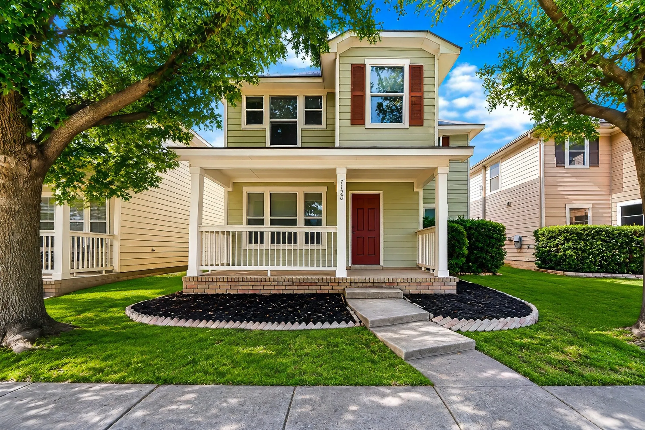 Single Family Residence For Sale in Collin County , 7120 Planters Row Drive, Mc Kinney, Texas 75070, 3 Bedrooms, 3 Bathrooms, 2 Garage spaces, 1,447 Sqft, built in 2005, Price $339,999, mls#21350831, Real Estate Agent in Mc Kinney, Homes For Sale in Collin county, Homes For Sale in Mc Kinney, Realtor in Mc Kinney Texas, Real Estate Brokerage Independent Realty Texas, Luminita Cordes Realtor
