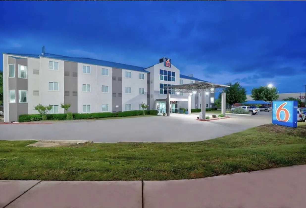 Hotel/Motel For Sale in Tarrant County , 8601 Benbrook Boulevard, Benbrook, Texas 76126, 0, 0, Garage spaces, 0 Sqft, built in 1999, Price $6,000,000, mls#21351807, Real Estate Agent in Benbrook, Homes For Sale in Tarrant county, Homes For Sale in Benbrook, Realtor in Benbrook Texas, Real Estate Brokerage Independent Realty Texas, Luminita Cordes Realtor