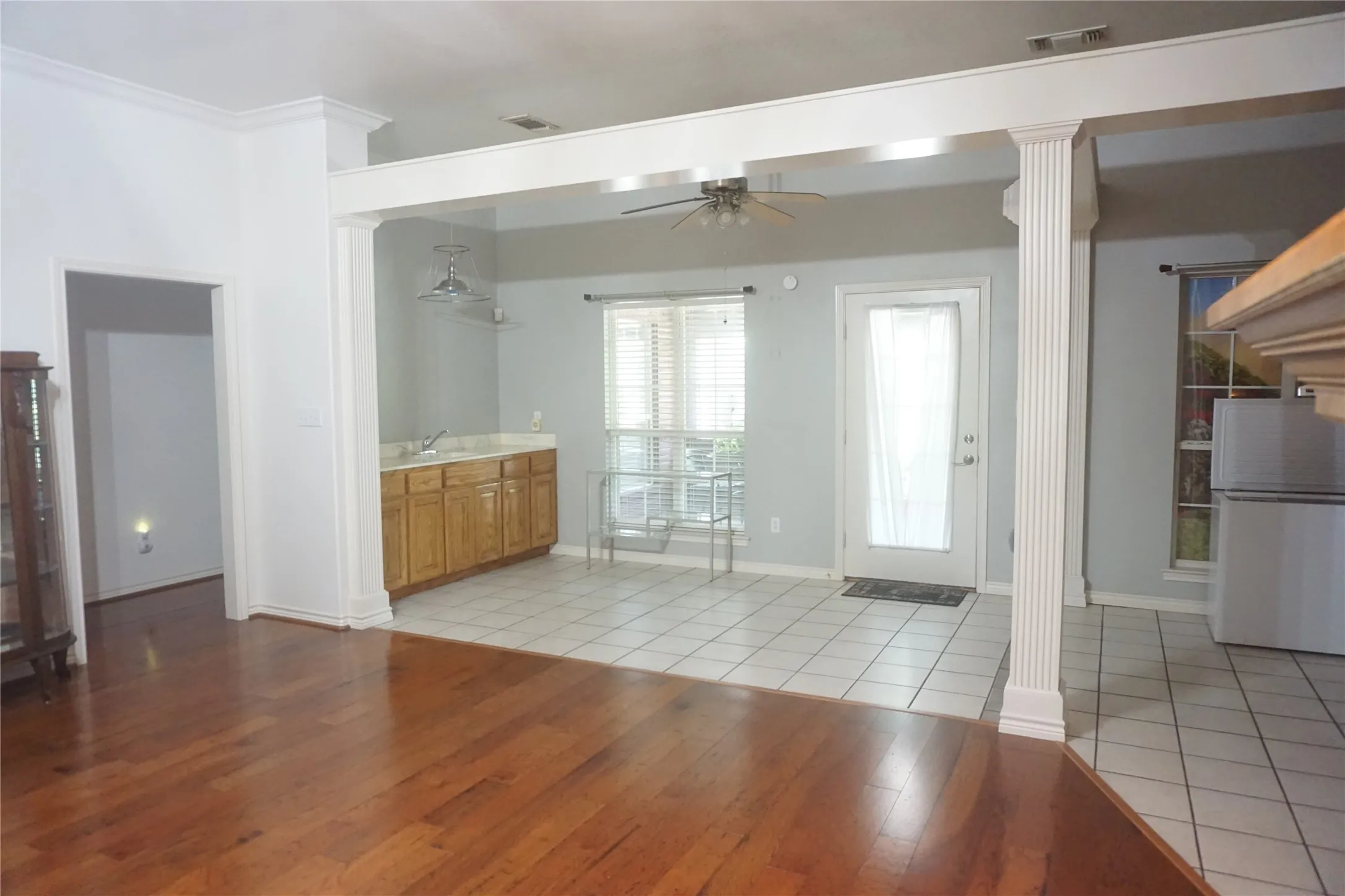Single Family Residence For Sale in Grayson County , 610 S Lillis Lane, Denison, Texas 75020, 3 Bedrooms, 3 Bathrooms, 2 Garage spaces, 3,352 Sqft, built in 2002, Price $579,900, mls#21350527, Real Estate Agent in Denison, Homes For Sale in Grayson county, Homes For Sale in Denison, Realtor in Denison Texas, Real Estate Brokerage Independent Realty Texas, Luminita Cordes Realtor