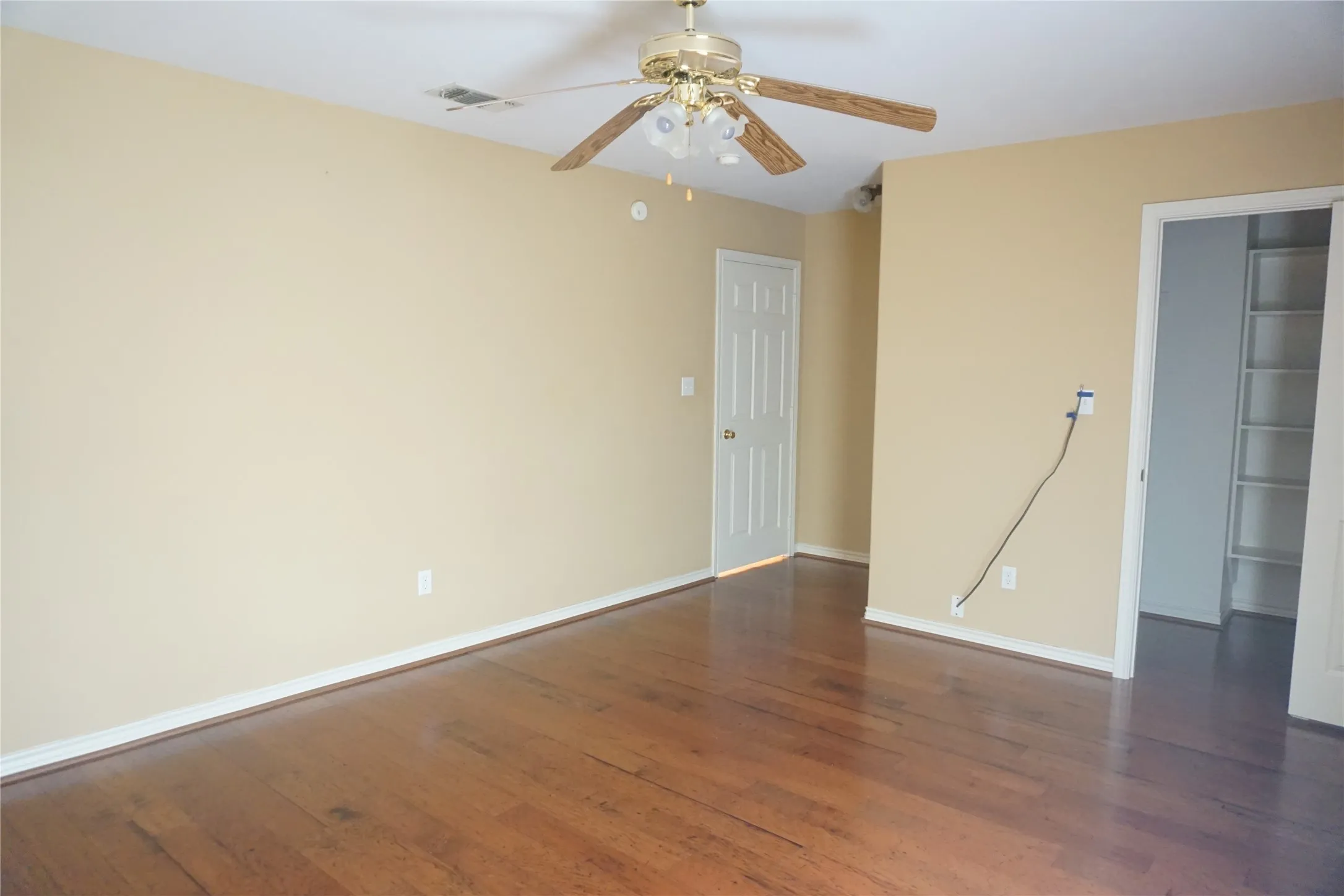 Single Family Residence For Sale in Grayson County , 610 S Lillis Lane, Denison, Texas 75020, 3 Bedrooms, 3 Bathrooms, 2 Garage spaces, 3,352 Sqft, built in 2002, Price $579,900, mls#21350527, Real Estate Agent in Denison, Homes For Sale in Grayson county, Homes For Sale in Denison, Realtor in Denison Texas, Real Estate Brokerage Independent Realty Texas, Luminita Cordes Realtor