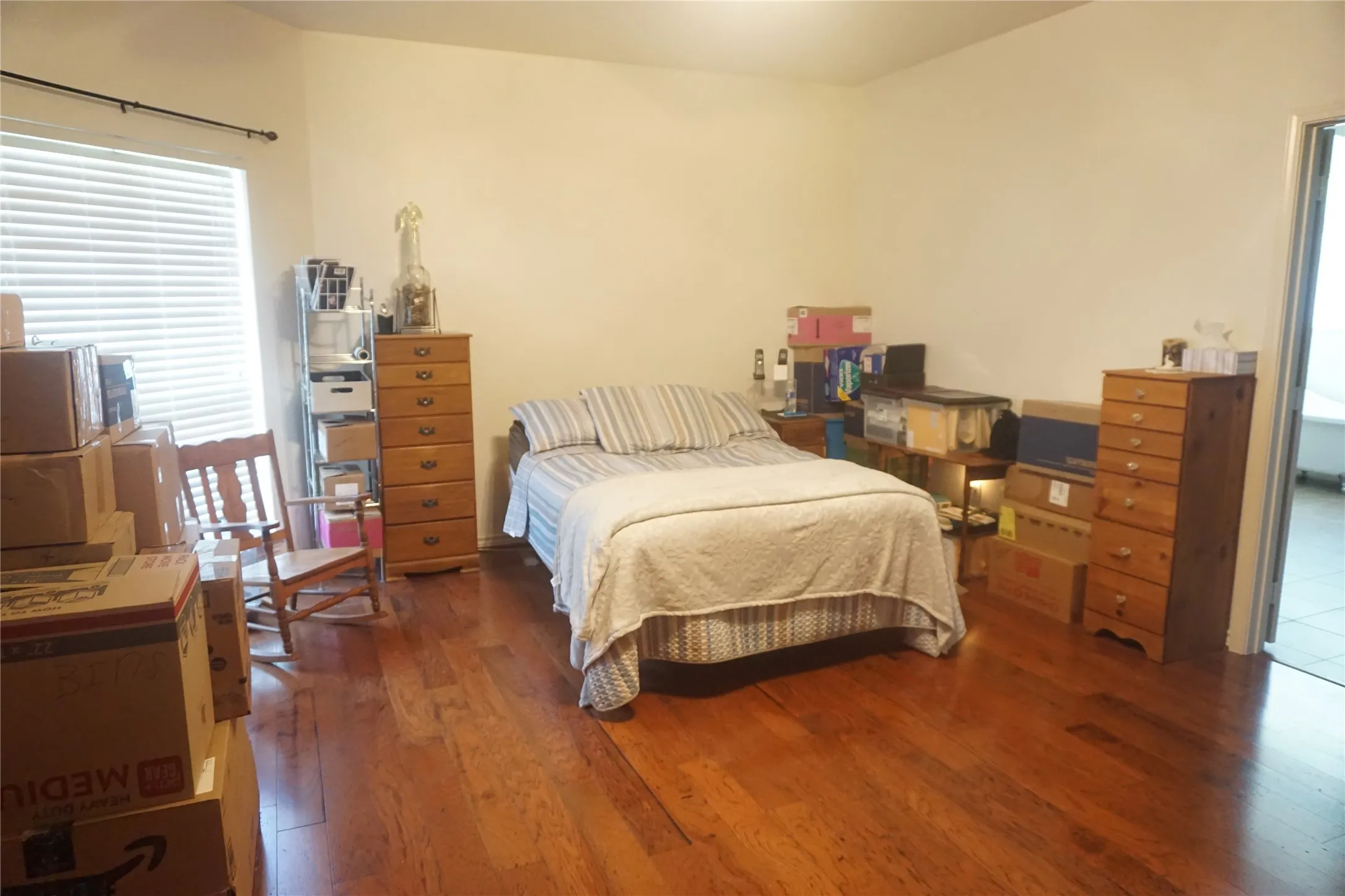 Single Family Residence For Sale in Grayson County , 610 S Lillis Lane, Denison, Texas 75020, 3 Bedrooms, 3 Bathrooms, 2 Garage spaces, 3,352 Sqft, built in 2002, Price $579,900, mls#21350527, Real Estate Agent in Denison, Homes For Sale in Grayson county, Homes For Sale in Denison, Realtor in Denison Texas, Real Estate Brokerage Independent Realty Texas, Luminita Cordes Realtor