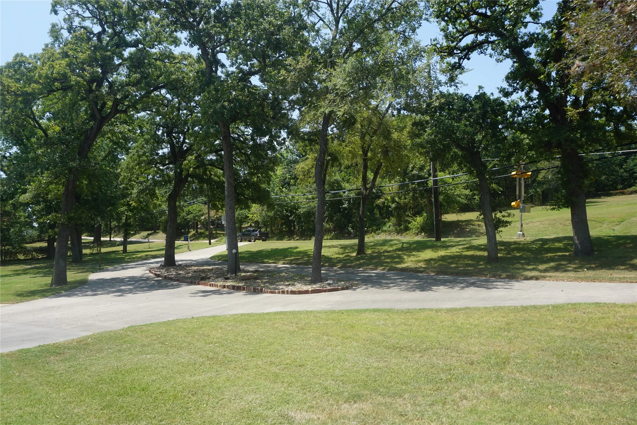 Single Family Residence For Sale in Grayson County , 610 S Lillis Lane, Denison, Texas 75020, 3 Bedrooms, 3 Bathrooms, 2 Garage spaces, 3,352 Sqft, built in 2002, Price $579,900, mls#21350527, Real Estate Agent in Denison, Homes For Sale in Grayson county, Homes For Sale in Denison, Realtor in Denison Texas, Real Estate Brokerage Independent Realty Texas, Luminita Cordes Realtor