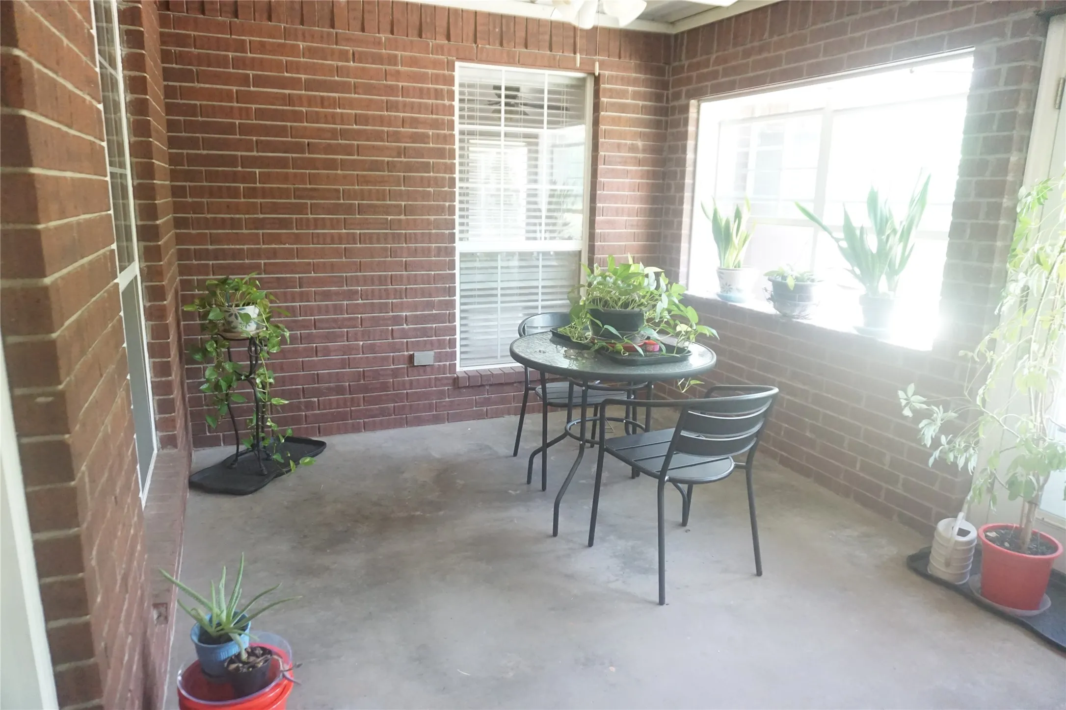 Single Family Residence For Sale in Grayson County , 610 S Lillis Lane, Denison, Texas 75020, 3 Bedrooms, 3 Bathrooms, 2 Garage spaces, 3,352 Sqft, built in 2002, Price $579,900, mls#21350527, Real Estate Agent in Denison, Homes For Sale in Grayson county, Homes For Sale in Denison, Realtor in Denison Texas, Real Estate Brokerage Independent Realty Texas, Luminita Cordes Realtor