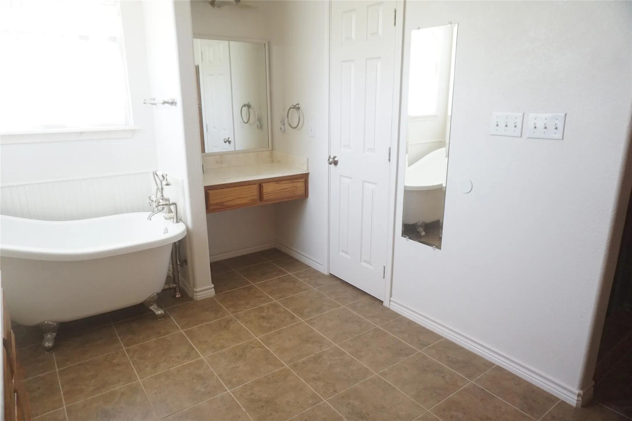 Single Family Residence For Sale in Grayson County , 610 S Lillis Lane, Denison, Texas 75020, 3 Bedrooms, 3 Bathrooms, 2 Garage spaces, 3,352 Sqft, built in 2002, Price $579,900, mls#21350527, Real Estate Agent in Denison, Homes For Sale in Grayson county, Homes For Sale in Denison, Realtor in Denison Texas, Real Estate Brokerage Independent Realty Texas, Luminita Cordes Realtor