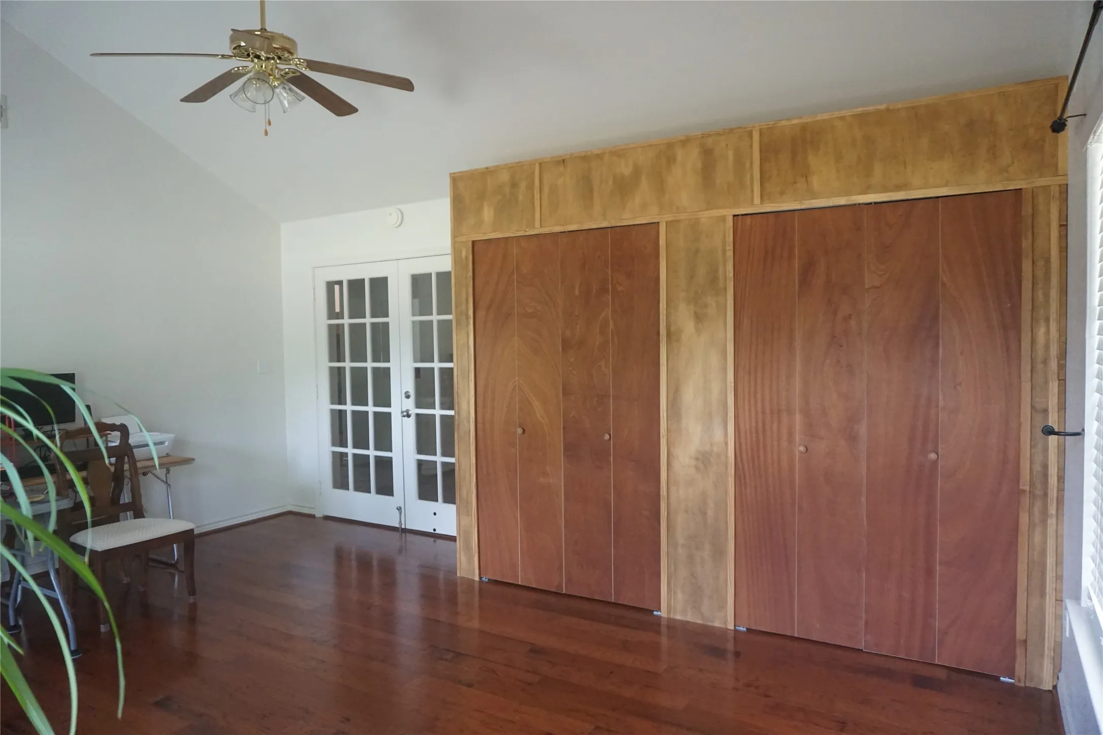 Single Family Residence For Sale in Grayson County , 610 S Lillis Lane, Denison, Texas 75020, 3 Bedrooms, 3 Bathrooms, 2 Garage spaces, 3,352 Sqft, built in 2002, Price $579,900, mls#21350527, Real Estate Agent in Denison, Homes For Sale in Grayson county, Homes For Sale in Denison, Realtor in Denison Texas, Real Estate Brokerage Independent Realty Texas, Luminita Cordes Realtor