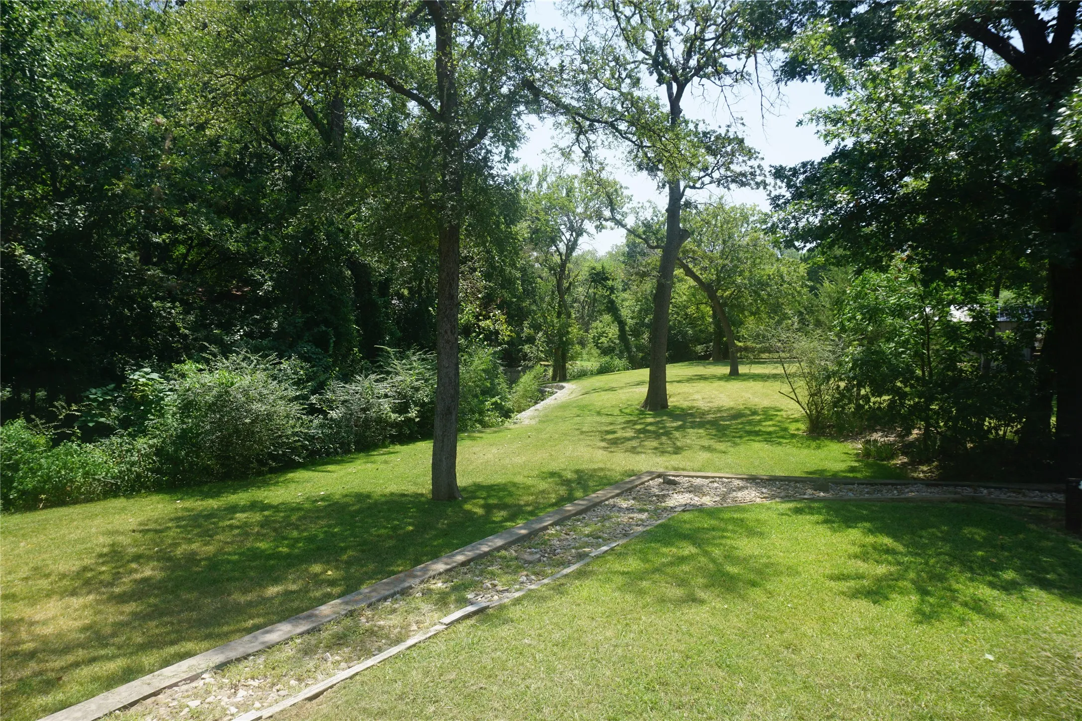 Single Family Residence For Sale in Grayson County , 610 S Lillis Lane, Denison, Texas 75020, 3 Bedrooms, 3 Bathrooms, 2 Garage spaces, 3,352 Sqft, built in 2002, Price $579,900, mls#21350527, Real Estate Agent in Denison, Homes For Sale in Grayson county, Homes For Sale in Denison, Realtor in Denison Texas, Real Estate Brokerage Independent Realty Texas, Luminita Cordes Realtor