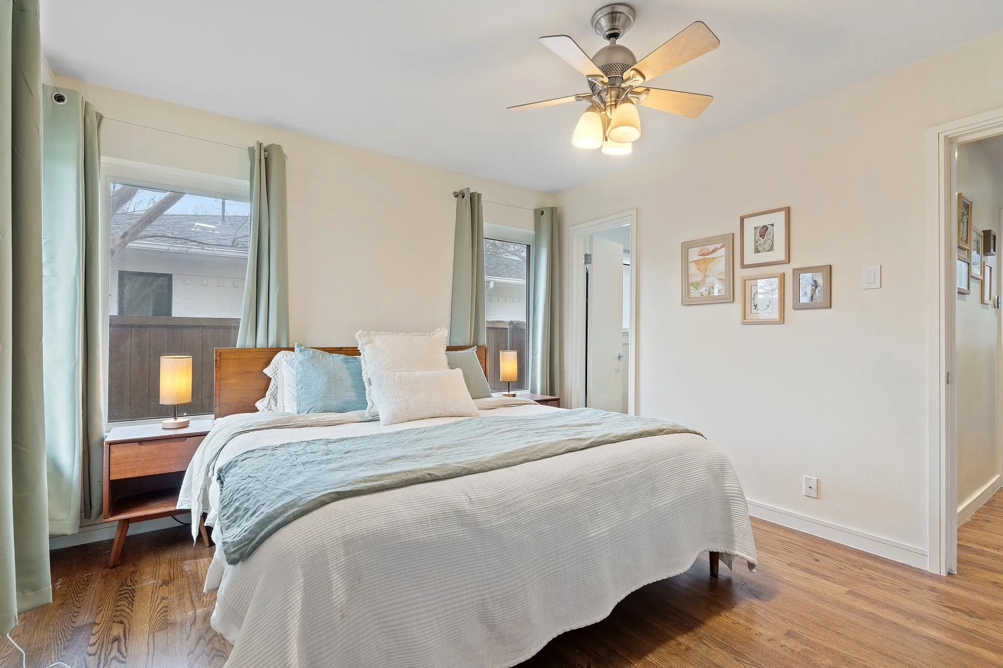 Single Family Residence For Sale in Dallas County , 7418 Fenton Drive, Dallas, Texas 75231, 2 Bedroom, 2 Bathroom, 2 Garage spaces, 1,817 Sqft, built in 1954, mls#21349391, Real Estate Agent in Dallas, Homes For Sale in Dallas county, Homes For Sale in Dallas, Realtor in Dallas Texas, Real Estate Brokerage Independent Realty Texas, Luminita Cordes Realtor