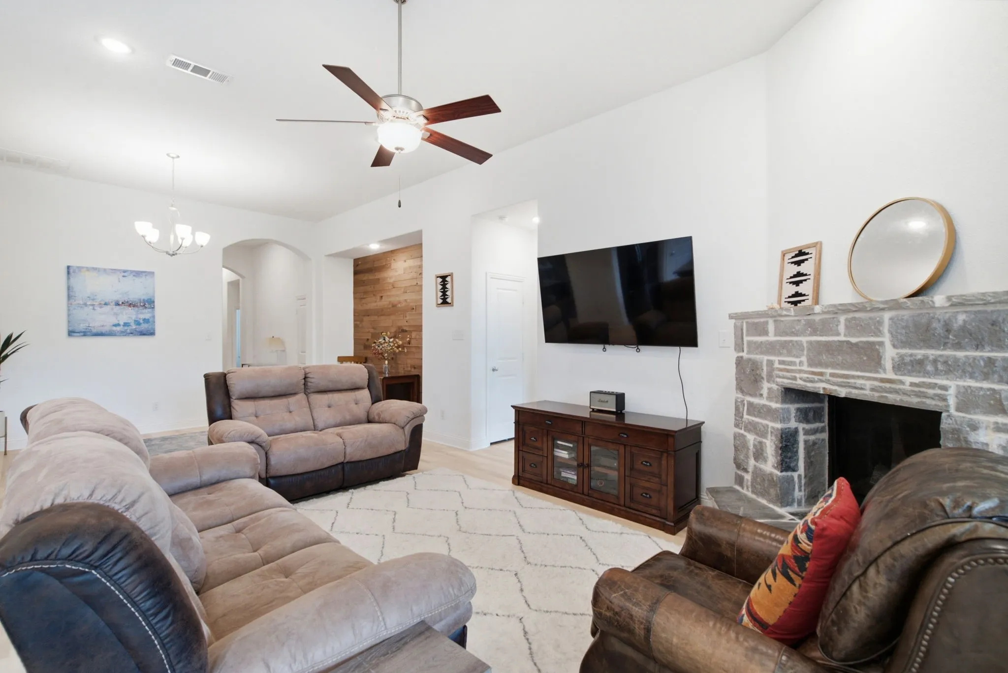 Single Family Residence For Sale in Parker County , 14925 Belclaire Avenue, Aledo, Texas 76008, 3 Bedroom, 2 Bathroom, 2 Garage spaces, 2,317 Sqft, built in 2018, mls#21350961, Real Estate Agent in Aledo, Homes For Sale in Parker county, Homes For Sale in Aledo, Realtor in Aledo Texas, Real Estate Brokerage Independent Realty Texas, Luminita Cordes Realtor