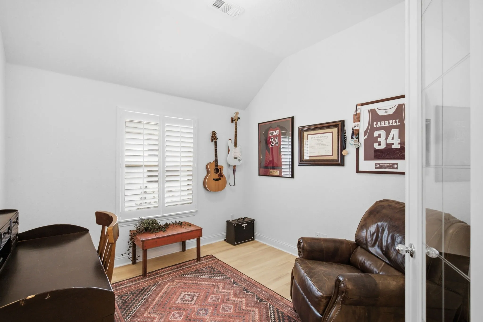 Single Family Residence For Sale in Parker County , 14925 Belclaire Avenue, Aledo, Texas 76008, 3 Bedroom, 2 Bathroom, 2 Garage spaces, 2,317 Sqft, built in 2018, mls#21350961, Real Estate Agent in Aledo, Homes For Sale in Parker county, Homes For Sale in Aledo, Realtor in Aledo Texas, Real Estate Brokerage Independent Realty Texas, Luminita Cordes Realtor