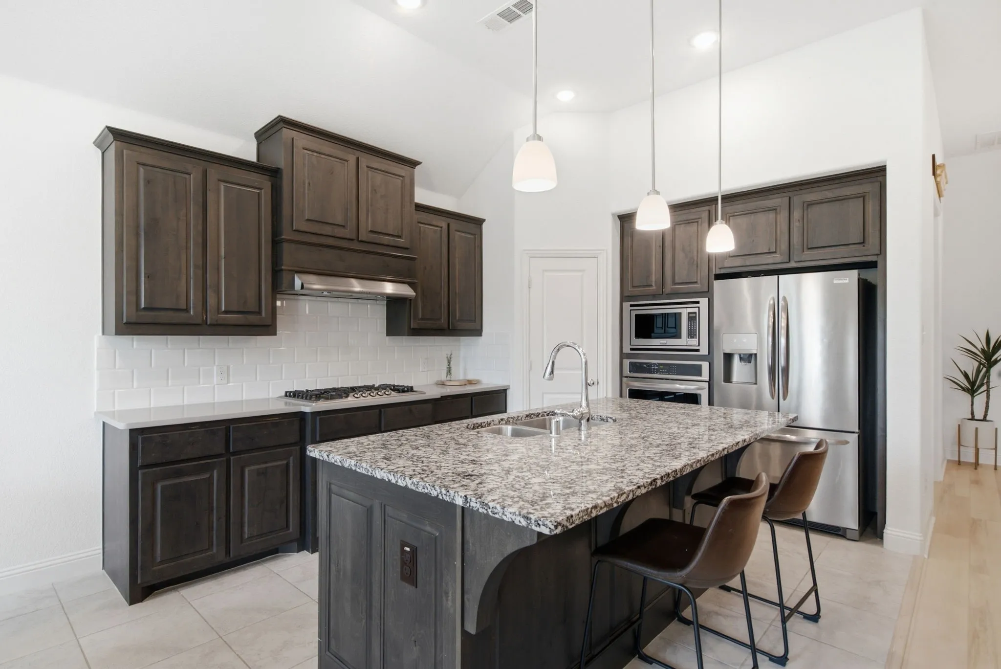 Single Family Residence For Sale in Parker County , 14925 Belclaire Avenue, Aledo, Texas 76008, 3 Bedroom, 2 Bathroom, 2 Garage spaces, 2,317 Sqft, built in 2018, mls#21350961, Real Estate Agent in Aledo, Homes For Sale in Parker county, Homes For Sale in Aledo, Realtor in Aledo Texas, Real Estate Brokerage Independent Realty Texas, Luminita Cordes Realtor