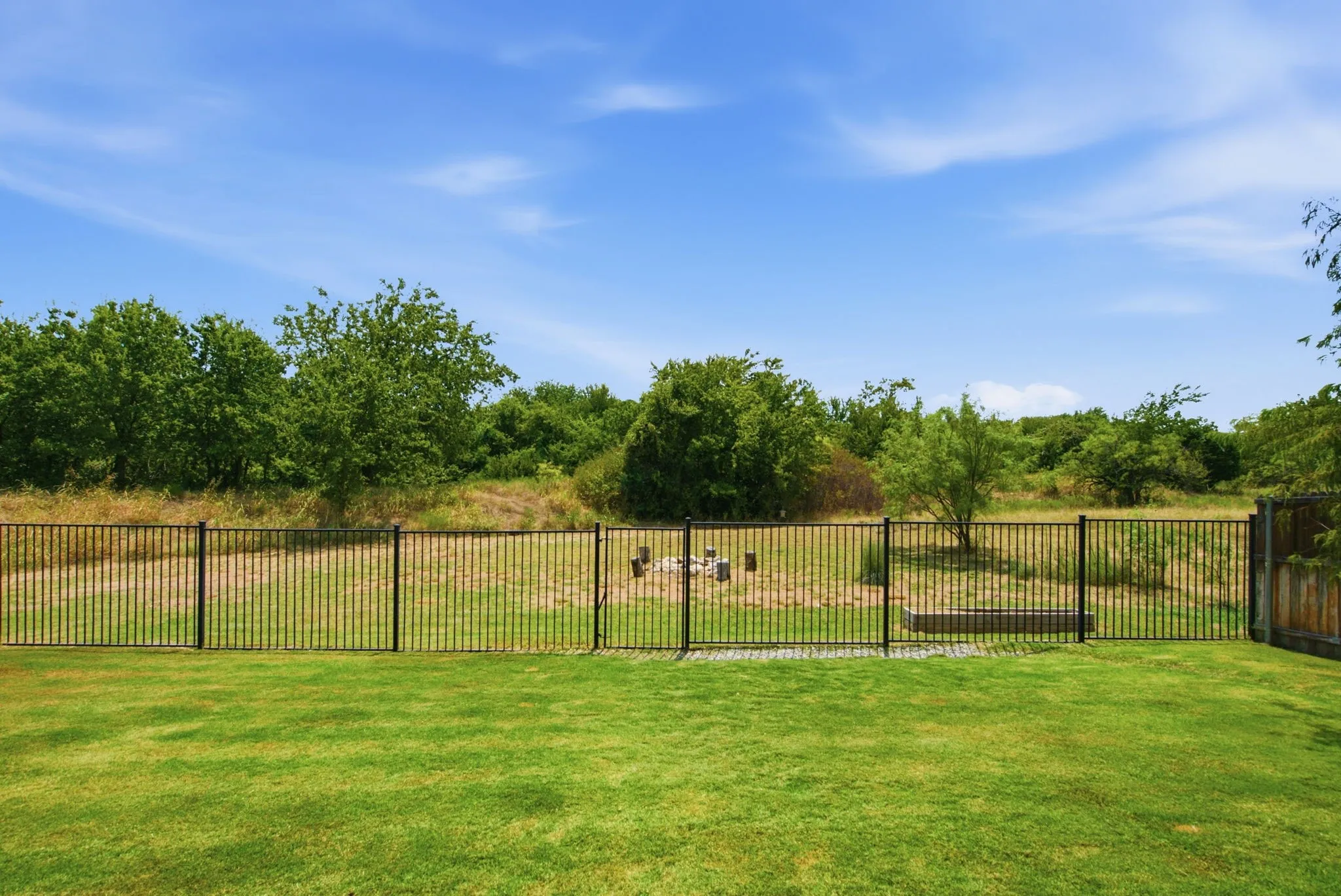 Single Family Residence For Sale in Parker County , 14925 Belclaire Avenue, Aledo, Texas 76008, 3 Bedroom, 2 Bathroom, 2 Garage spaces, 2,317 Sqft, built in 2018, mls#21350961, Real Estate Agent in Aledo, Homes For Sale in Parker county, Homes For Sale in Aledo, Realtor in Aledo Texas, Real Estate Brokerage Independent Realty Texas, Luminita Cordes Realtor