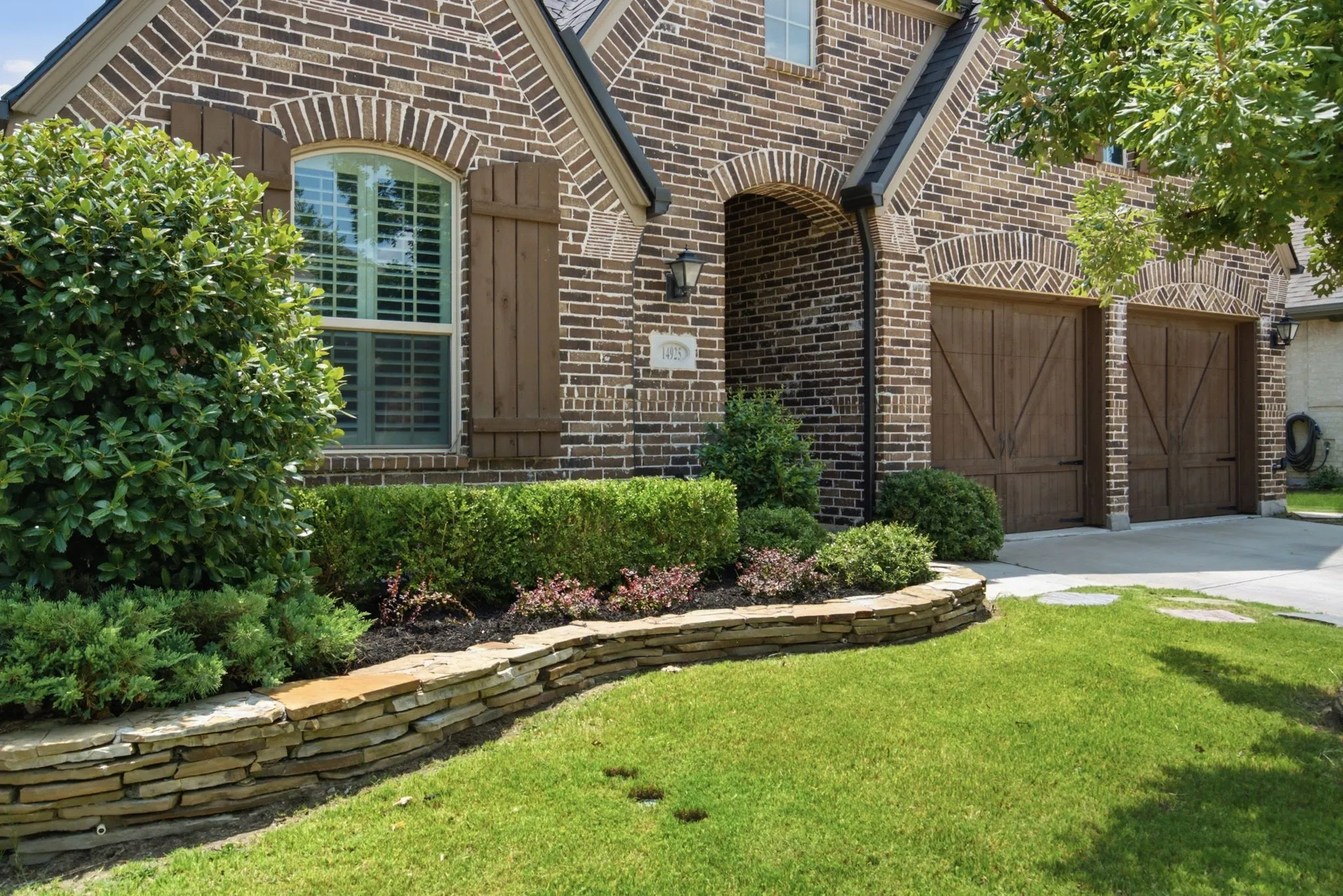 Single Family Residence For Sale in Parker County , 14925 Belclaire Avenue, Aledo, Texas 76008, 3 Bedroom, 2 Bathroom, 2 Garage spaces, 2,317 Sqft, built in 2018, mls#21350961, Real Estate Agent in Aledo, Homes For Sale in Parker county, Homes For Sale in Aledo, Realtor in Aledo Texas, Real Estate Brokerage Independent Realty Texas, Luminita Cordes Realtor