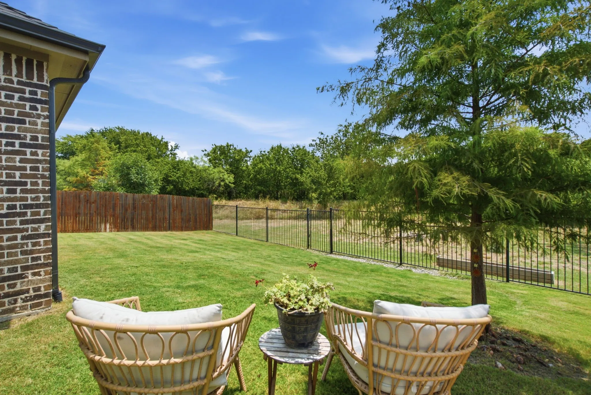 Single Family Residence For Sale in Parker County , 14925 Belclaire Avenue, Aledo, Texas 76008, 3 Bedroom, 2 Bathroom, 2 Garage spaces, 2,317 Sqft, built in 2018, mls#21350961, Real Estate Agent in Aledo, Homes For Sale in Parker county, Homes For Sale in Aledo, Realtor in Aledo Texas, Real Estate Brokerage Independent Realty Texas, Luminita Cordes Realtor