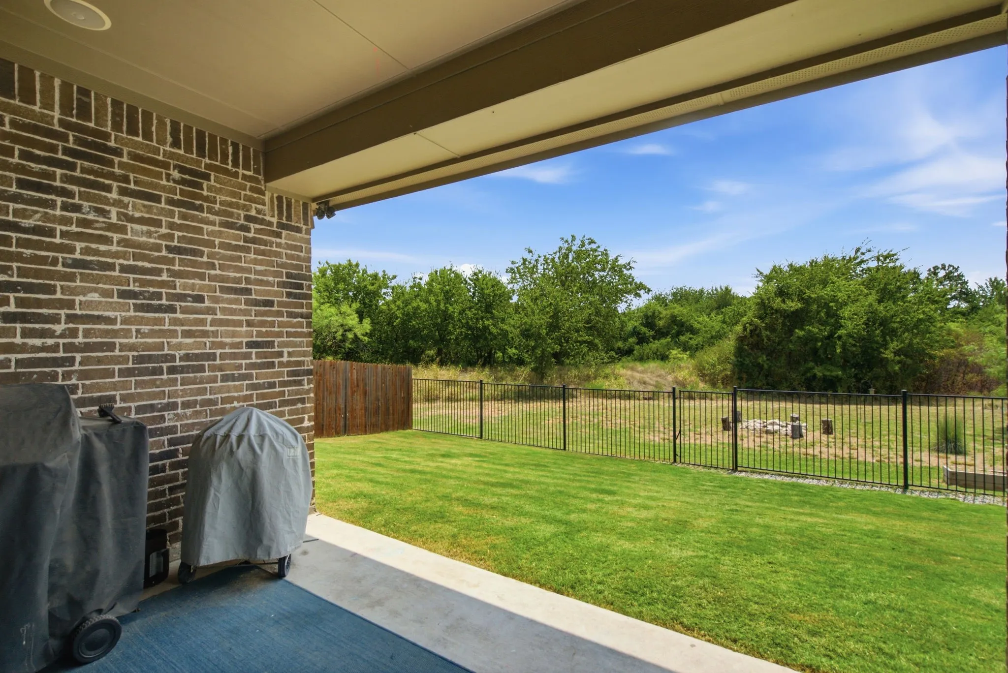 Single Family Residence For Sale in Parker County , 14925 Belclaire Avenue, Aledo, Texas 76008, 3 Bedroom, 2 Bathroom, 2 Garage spaces, 2,317 Sqft, built in 2018, mls#21350961, Real Estate Agent in Aledo, Homes For Sale in Parker county, Homes For Sale in Aledo, Realtor in Aledo Texas, Real Estate Brokerage Independent Realty Texas, Luminita Cordes Realtor