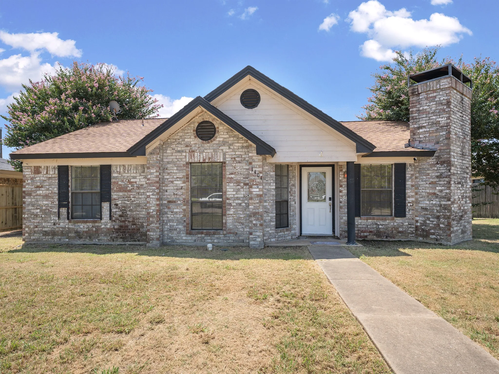Single Family Residence For Sale in Collin County , 1404 Sheppard Lane, Wylie, Texas 75098, 3 Bedroom, 2 Bathroom, 2 Garage spaces, 1,161 Sqft, built in 1987, mls#21350696, Real Estate Agent in Wylie, Homes For Sale in Collin county, Homes For Sale in Wylie, Realtor in Wylie Texas, Real Estate Brokerage Independent Realty Texas, Luminita Cordes Realtor