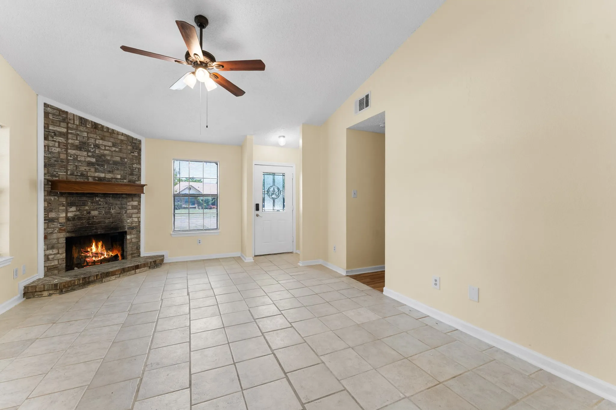 Single Family Residence For Sale in Collin County , 1404 Sheppard Lane, Wylie, Texas 75098, 3 Bedroom, 2 Bathroom, 2 Garage spaces, 1,161 Sqft, built in 1987, mls#21350696, Real Estate Agent in Wylie, Homes For Sale in Collin county, Homes For Sale in Wylie, Realtor in Wylie Texas, Real Estate Brokerage Independent Realty Texas, Luminita Cordes Realtor