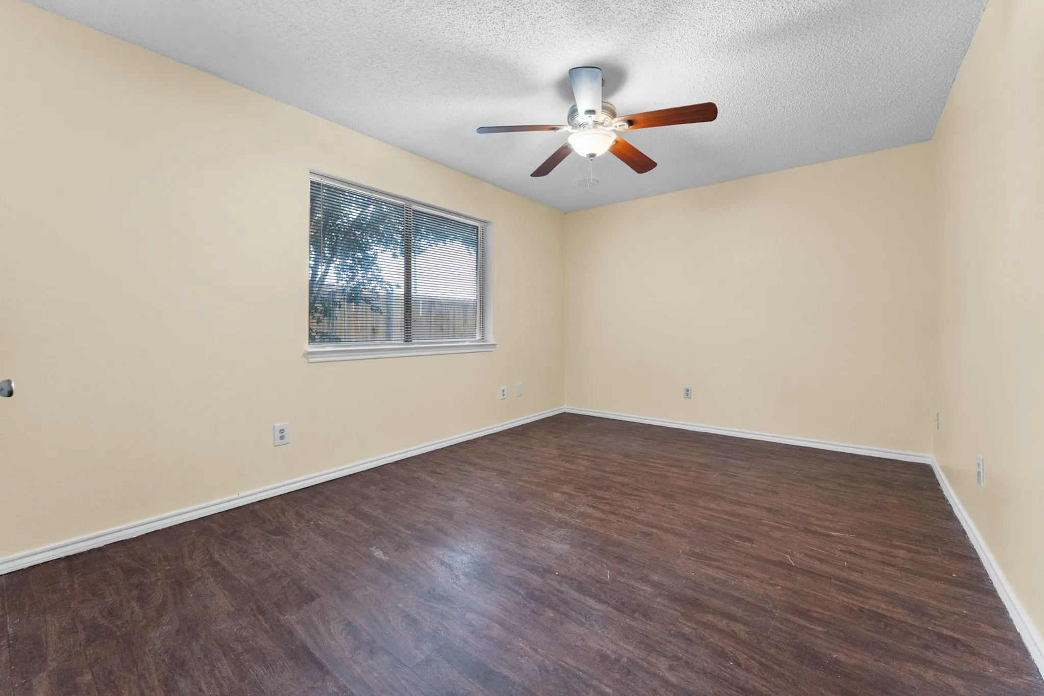 Single Family Residence For Sale in Collin County , 1404 Sheppard Lane, Wylie, Texas 75098, 3 Bedroom, 2 Bathroom, 2 Garage spaces, 1,161 Sqft, built in 1987, mls#21350696, Real Estate Agent in Wylie, Homes For Sale in Collin county, Homes For Sale in Wylie, Realtor in Wylie Texas, Real Estate Brokerage Independent Realty Texas, Luminita Cordes Realtor