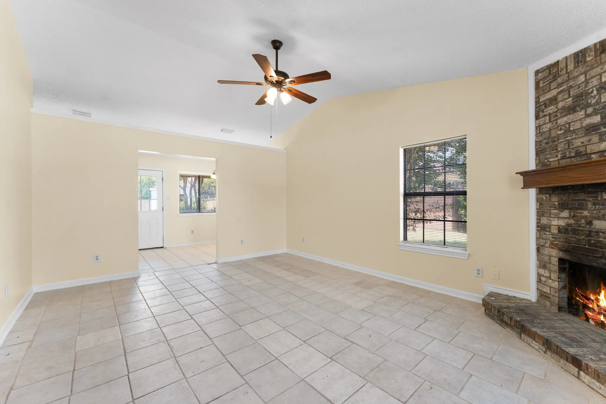 Single Family Residence For Sale in Collin County , 1404 Sheppard Lane, Wylie, Texas 75098, 3 Bedroom, 2 Bathroom, 2 Garage spaces, 1,161 Sqft, built in 1987, mls#21350696, Real Estate Agent in Wylie, Homes For Sale in Collin county, Homes For Sale in Wylie, Realtor in Wylie Texas, Real Estate Brokerage Independent Realty Texas, Luminita Cordes Realtor