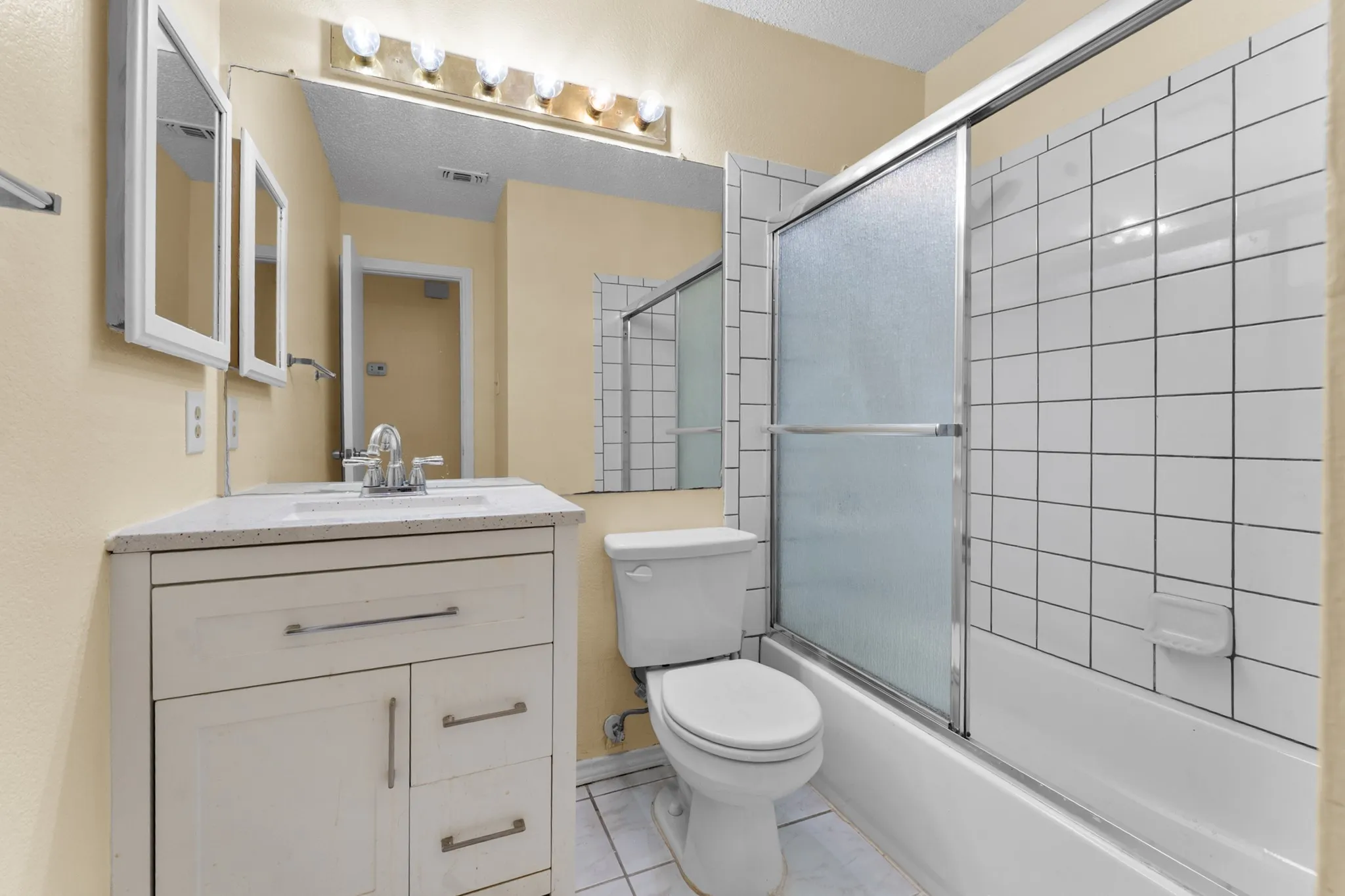 Single Family Residence For Sale in Collin County , 1404 Sheppard Lane, Wylie, Texas 75098, 3 Bedroom, 2 Bathroom, 2 Garage spaces, 1,161 Sqft, built in 1987, mls#21350696, Real Estate Agent in Wylie, Homes For Sale in Collin county, Homes For Sale in Wylie, Realtor in Wylie Texas, Real Estate Brokerage Independent Realty Texas, Luminita Cordes Realtor