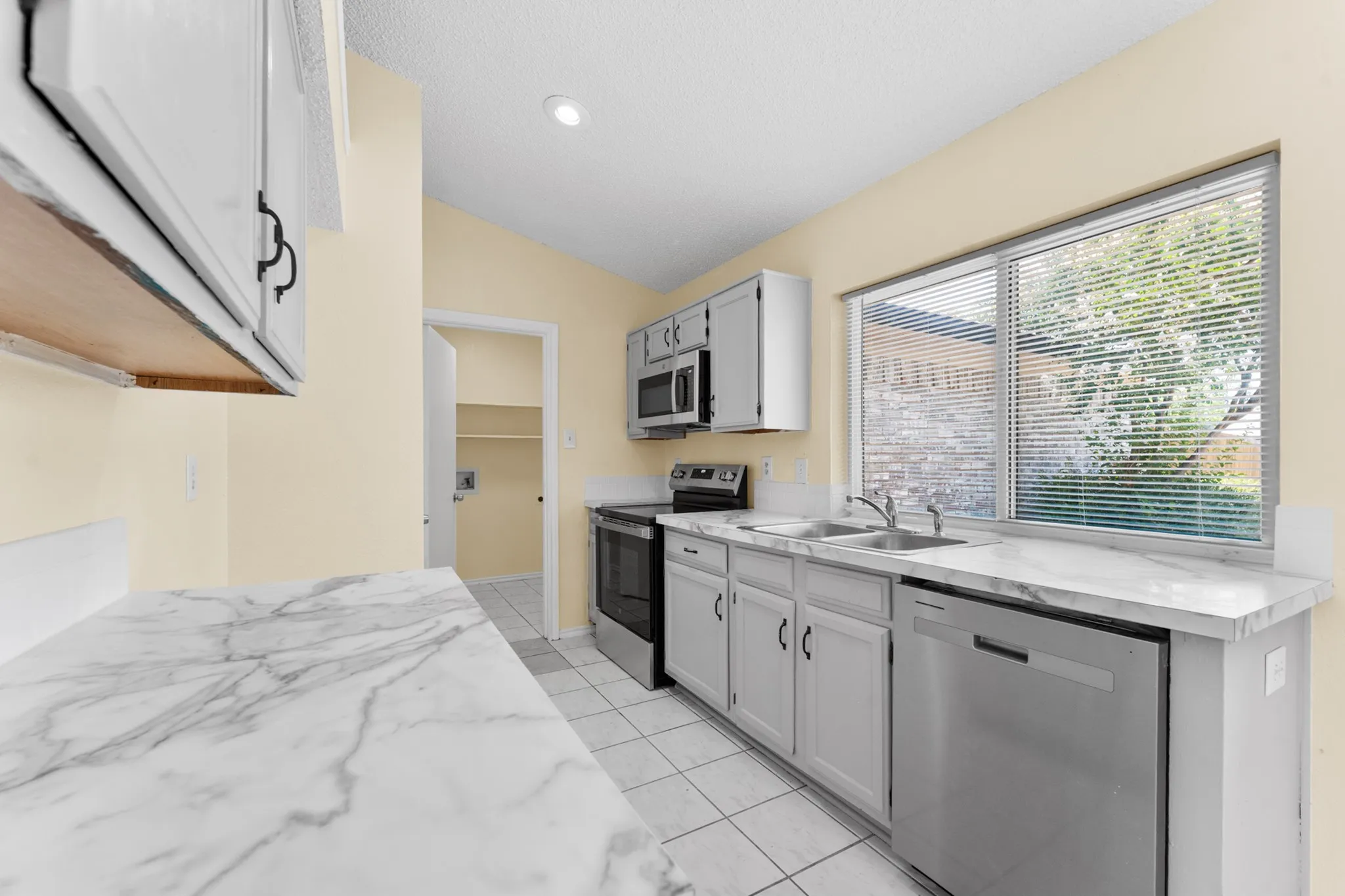 Single Family Residence For Sale in Collin County , 1404 Sheppard Lane, Wylie, Texas 75098, 3 Bedroom, 2 Bathroom, 2 Garage spaces, 1,161 Sqft, built in 1987, mls#21350696, Real Estate Agent in Wylie, Homes For Sale in Collin county, Homes For Sale in Wylie, Realtor in Wylie Texas, Real Estate Brokerage Independent Realty Texas, Luminita Cordes Realtor