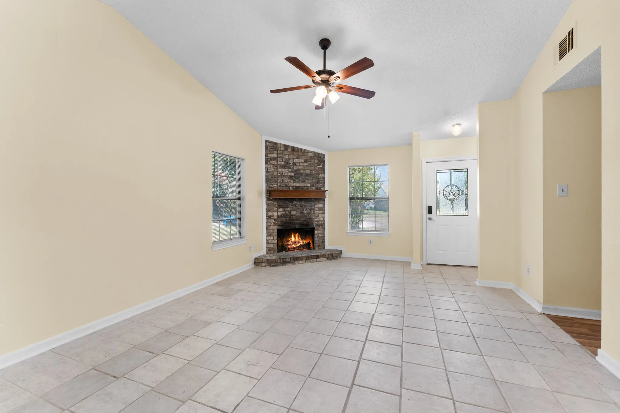 Single Family Residence For Sale in Collin County , 1404 Sheppard Lane, Wylie, Texas 75098, 3 Bedroom, 2 Bathroom, 2 Garage spaces, 1,161 Sqft, built in 1987, mls#21350696, Real Estate Agent in Wylie, Homes For Sale in Collin county, Homes For Sale in Wylie, Realtor in Wylie Texas, Real Estate Brokerage Independent Realty Texas, Luminita Cordes Realtor