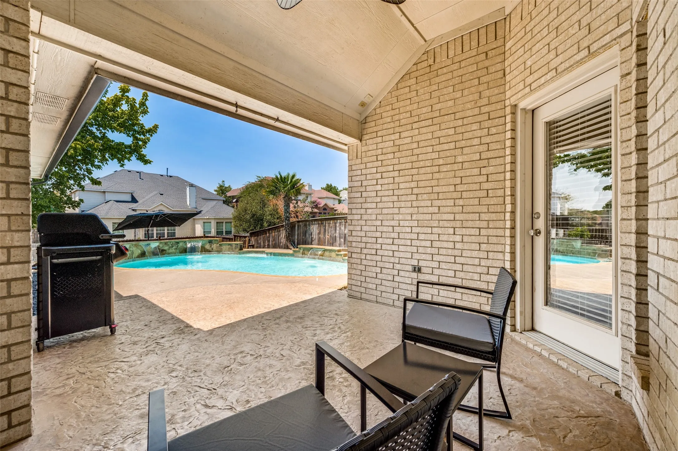 Single Family Residence For Sale in Tarrant County , 5104 Independence Avenue, Arlington, Texas 76017, 4 Bedroom, 3 Bathroom, 2 Garage spaces, 1,985 Sqft, built in 1998, mls#21350843, Real Estate Agent in Arlington, Homes For Sale in Tarrant county, Homes For Sale in Arlington, Realtor in Arlington Texas, Real Estate Brokerage Independent Realty Texas, Luminita Cordes Realtor