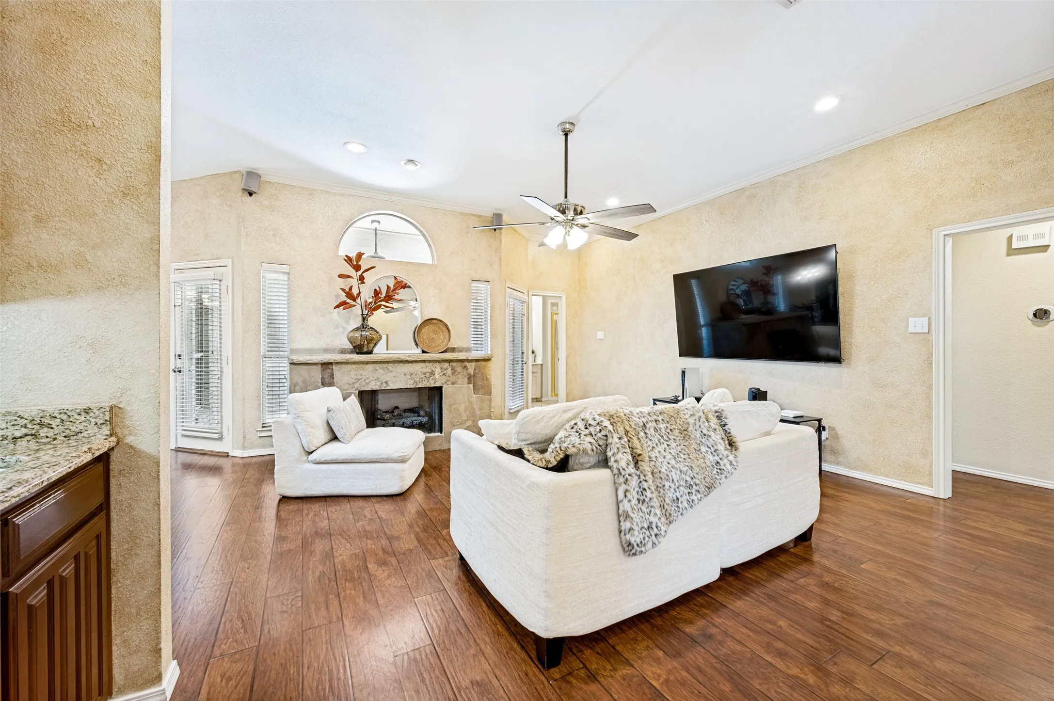 Single Family Residence For Sale in Tarrant County , 5104 Independence Avenue, Arlington, Texas 76017, 4 Bedroom, 3 Bathroom, 2 Garage spaces, 1,985 Sqft, built in 1998, mls#21350843, Real Estate Agent in Arlington, Homes For Sale in Tarrant county, Homes For Sale in Arlington, Realtor in Arlington Texas, Real Estate Brokerage Independent Realty Texas, Luminita Cordes Realtor