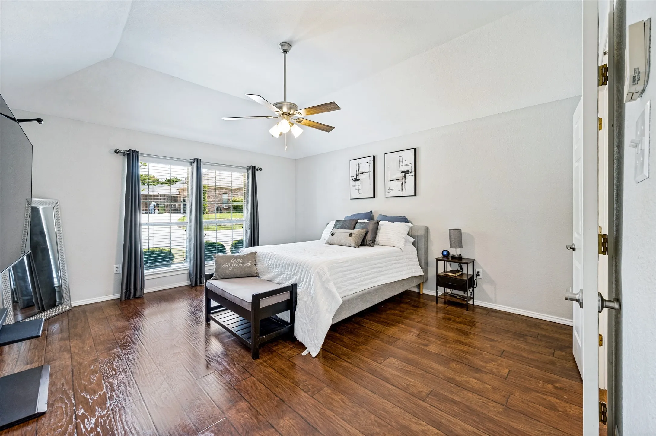 Single Family Residence For Sale in Tarrant County , 5104 Independence Avenue, Arlington, Texas 76017, 4 Bedroom, 3 Bathroom, 2 Garage spaces, 1,985 Sqft, built in 1998, mls#21350843, Real Estate Agent in Arlington, Homes For Sale in Tarrant county, Homes For Sale in Arlington, Realtor in Arlington Texas, Real Estate Brokerage Independent Realty Texas, Luminita Cordes Realtor
