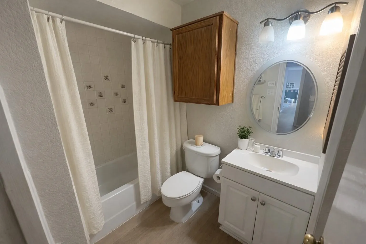 Condominium For Rent in Dallas County , 9801 Walnut Street A101, Dallas, Texas 75243, 1 Bedroom, 1 Bathroom, Garage spaces, 662 Sqft, built in 1981, mls#21351827, Real Estate Agent in Dallas, Homes For Rent in Dallas county, Homes For Rent in Dallas, Realtor in Dallas Texas, Real Estate Brokerage Independent Realty Texas, Luminita Cordes Realtor