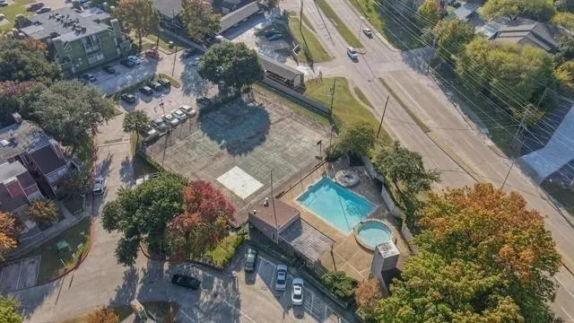 Condominium For Rent in Dallas County , 9801 Walnut Street A101, Dallas, Texas 75243, 1 Bedroom, 1 Bathroom, Garage spaces, 662 Sqft, built in 1981, mls#21351827, Real Estate Agent in Dallas, Homes For Rent in Dallas county, Homes For Rent in Dallas, Realtor in Dallas Texas, Real Estate Brokerage Independent Realty Texas, Luminita Cordes Realtor