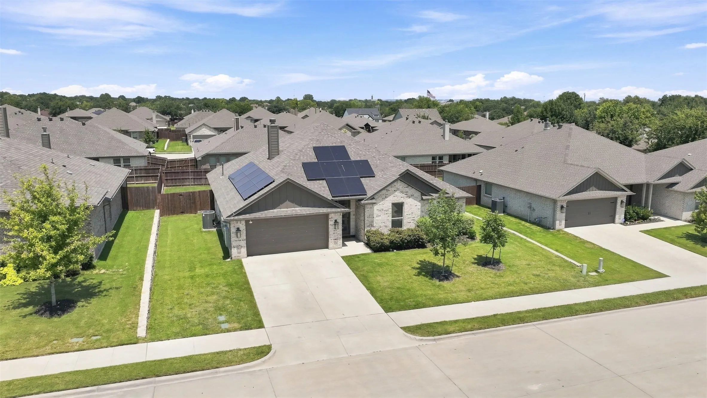 Single Family Residence For Sale in Tarrant County , 632 Steerman Court, Saginaw, Texas 76179, 4 Bedroom, 3 Bathroom, 2 Garage spaces, 2,151 Sqft, built in 2021, mls#21350558, Real Estate Agent in Saginaw, Homes For Sale in Tarrant county, Homes For Sale in Saginaw, Realtor in Saginaw Texas, Real Estate Brokerage Independent Realty Texas, Luminita Cordes Realtor