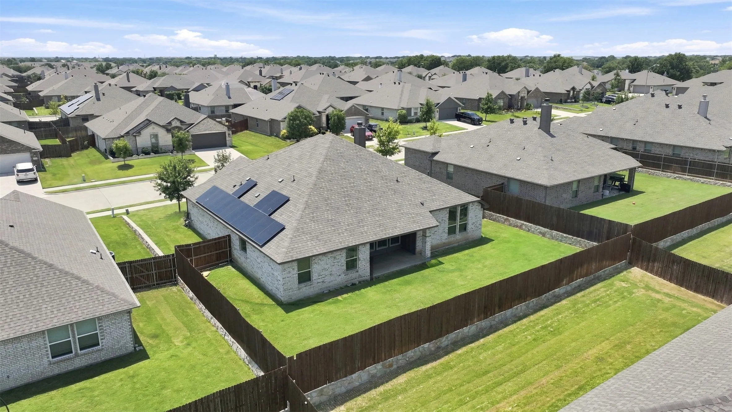 Single Family Residence For Sale in Tarrant County , 632 Steerman Court, Saginaw, Texas 76179, 4 Bedroom, 3 Bathroom, 2 Garage spaces, 2,151 Sqft, built in 2021, mls#21350558, Real Estate Agent in Saginaw, Homes For Sale in Tarrant county, Homes For Sale in Saginaw, Realtor in Saginaw Texas, Real Estate Brokerage Independent Realty Texas, Luminita Cordes Realtor