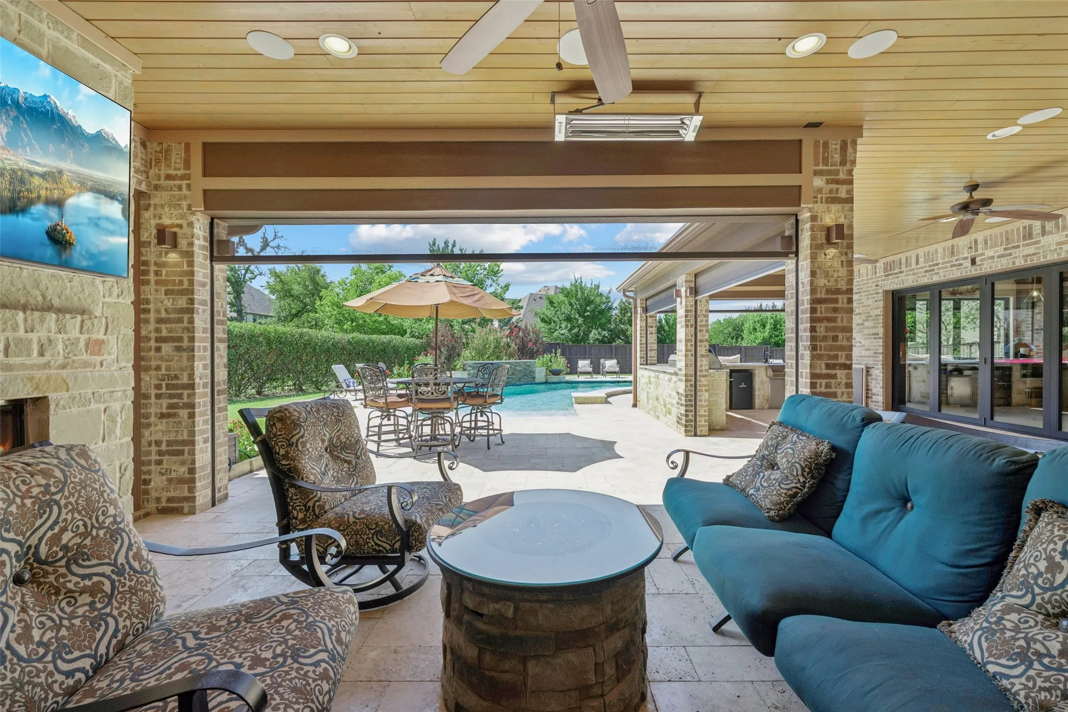 Single Family Residence For Sale in Tarrant County , 809 Lyndsey Way, Colleyville, Texas 76034, 6 Bedroom, 6 Bathroom, 4 Garage spaces, 5,470 Sqft, built in 2017, mls#21337340, Real Estate Agent in Colleyville, Homes For Sale in Tarrant county, Homes For Sale in Colleyville, Realtor in Colleyville Texas, Real Estate Brokerage Independent Realty Texas, Luminita Cordes Realtor