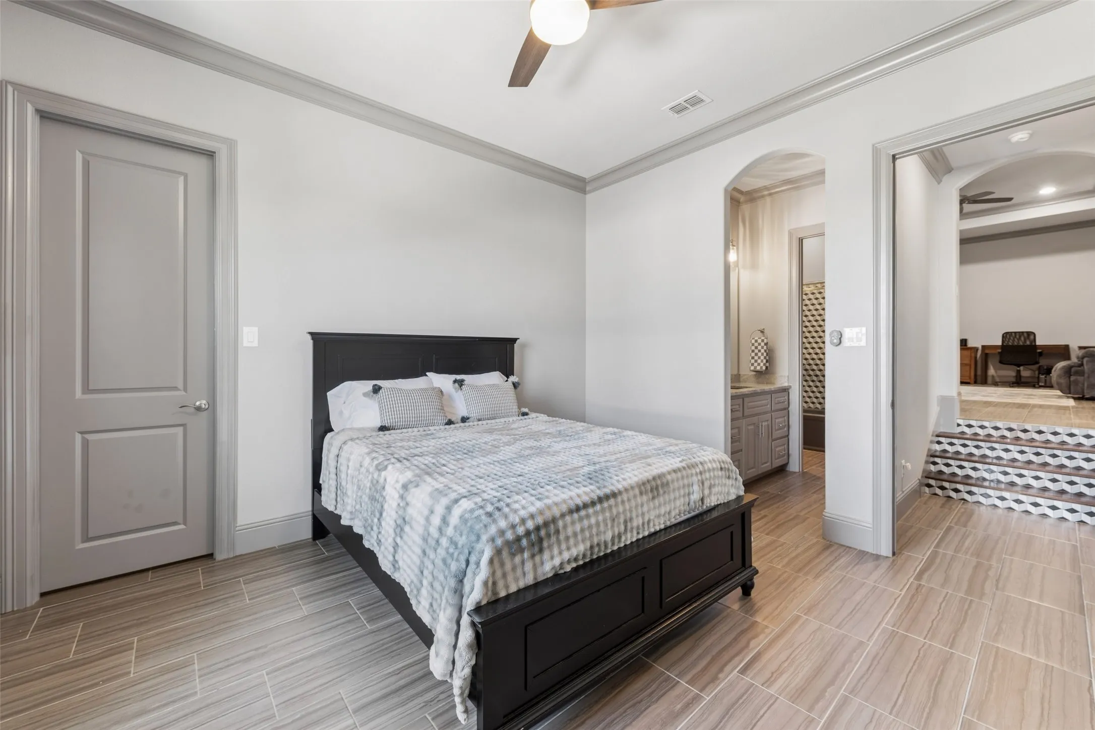 Single Family Residence For Sale in Tarrant County , 809 Lyndsey Way, Colleyville, Texas 76034, 6 Bedroom, 6 Bathroom, 4 Garage spaces, 5,470 Sqft, built in 2017, mls#21337340, Real Estate Agent in Colleyville, Homes For Sale in Tarrant county, Homes For Sale in Colleyville, Realtor in Colleyville Texas, Real Estate Brokerage Independent Realty Texas, Luminita Cordes Realtor