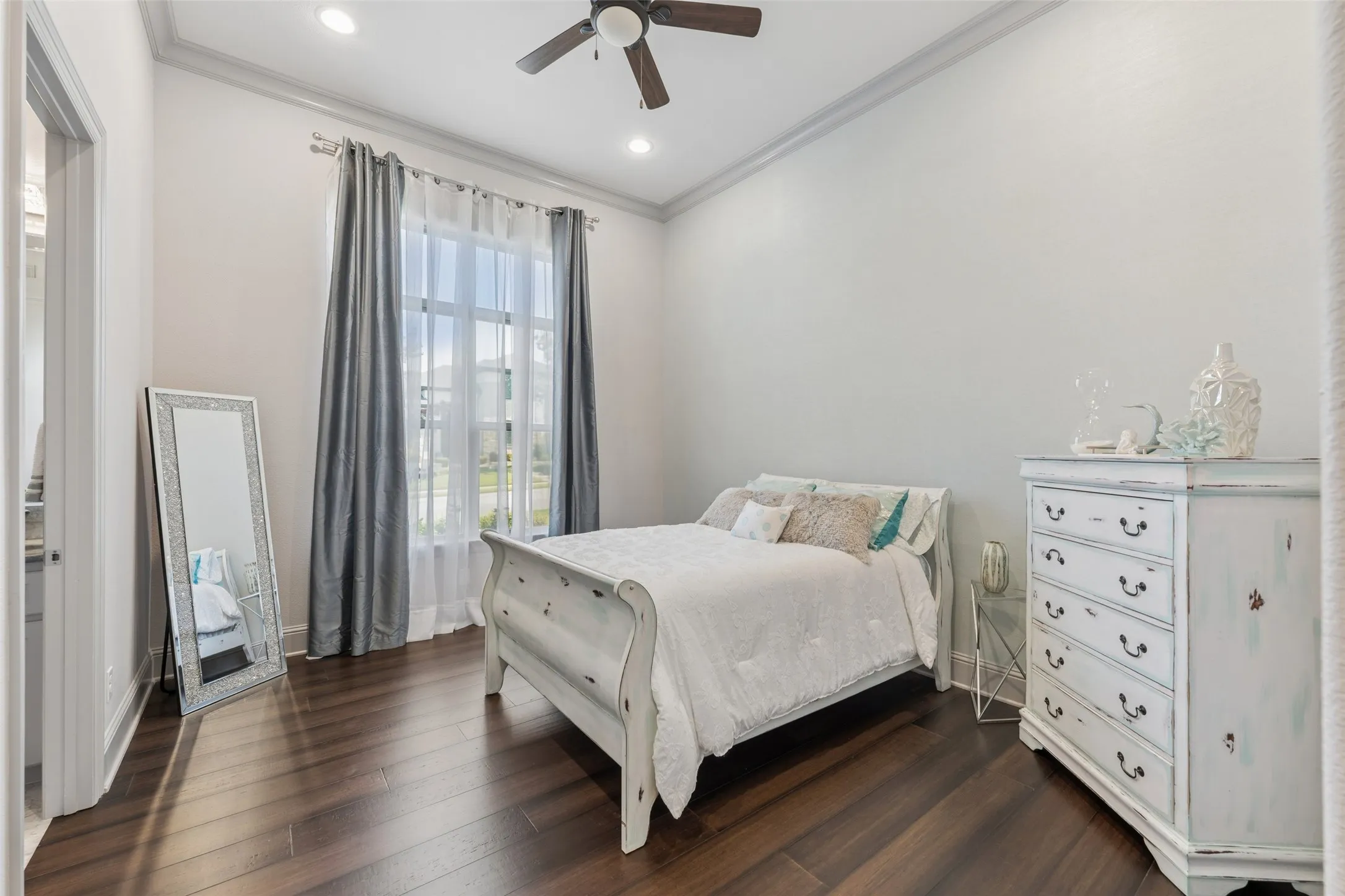 Single Family Residence For Sale in Tarrant County , 809 Lyndsey Way, Colleyville, Texas 76034, 6 Bedroom, 6 Bathroom, 4 Garage spaces, 5,470 Sqft, built in 2017, mls#21337340, Real Estate Agent in Colleyville, Homes For Sale in Tarrant county, Homes For Sale in Colleyville, Realtor in Colleyville Texas, Real Estate Brokerage Independent Realty Texas, Luminita Cordes Realtor