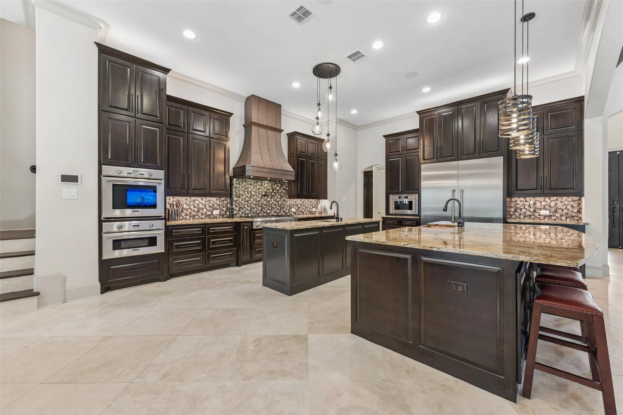 Single Family Residence For Sale in Tarrant County , 809 Lyndsey Way, Colleyville, Texas 76034, 6 Bedroom, 6 Bathroom, 4 Garage spaces, 5,470 Sqft, built in 2017, mls#21337340, Real Estate Agent in Colleyville, Homes For Sale in Tarrant county, Homes For Sale in Colleyville, Realtor in Colleyville Texas, Real Estate Brokerage Independent Realty Texas, Luminita Cordes Realtor