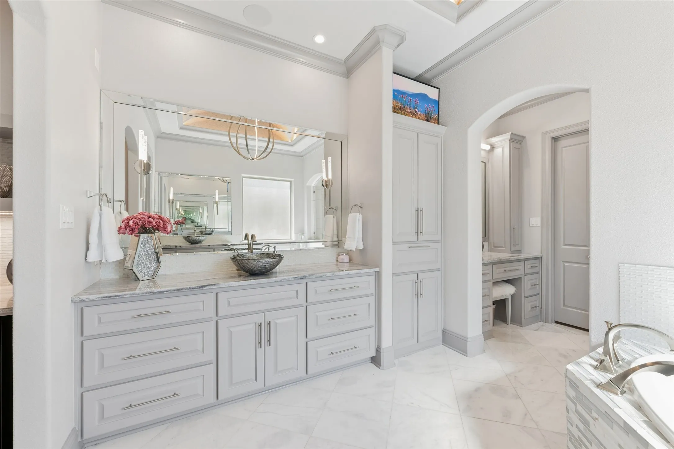 Single Family Residence For Sale in Tarrant County , 809 Lyndsey Way, Colleyville, Texas 76034, 6 Bedroom, 6 Bathroom, 4 Garage spaces, 5,470 Sqft, built in 2017, mls#21337340, Real Estate Agent in Colleyville, Homes For Sale in Tarrant county, Homes For Sale in Colleyville, Realtor in Colleyville Texas, Real Estate Brokerage Independent Realty Texas, Luminita Cordes Realtor