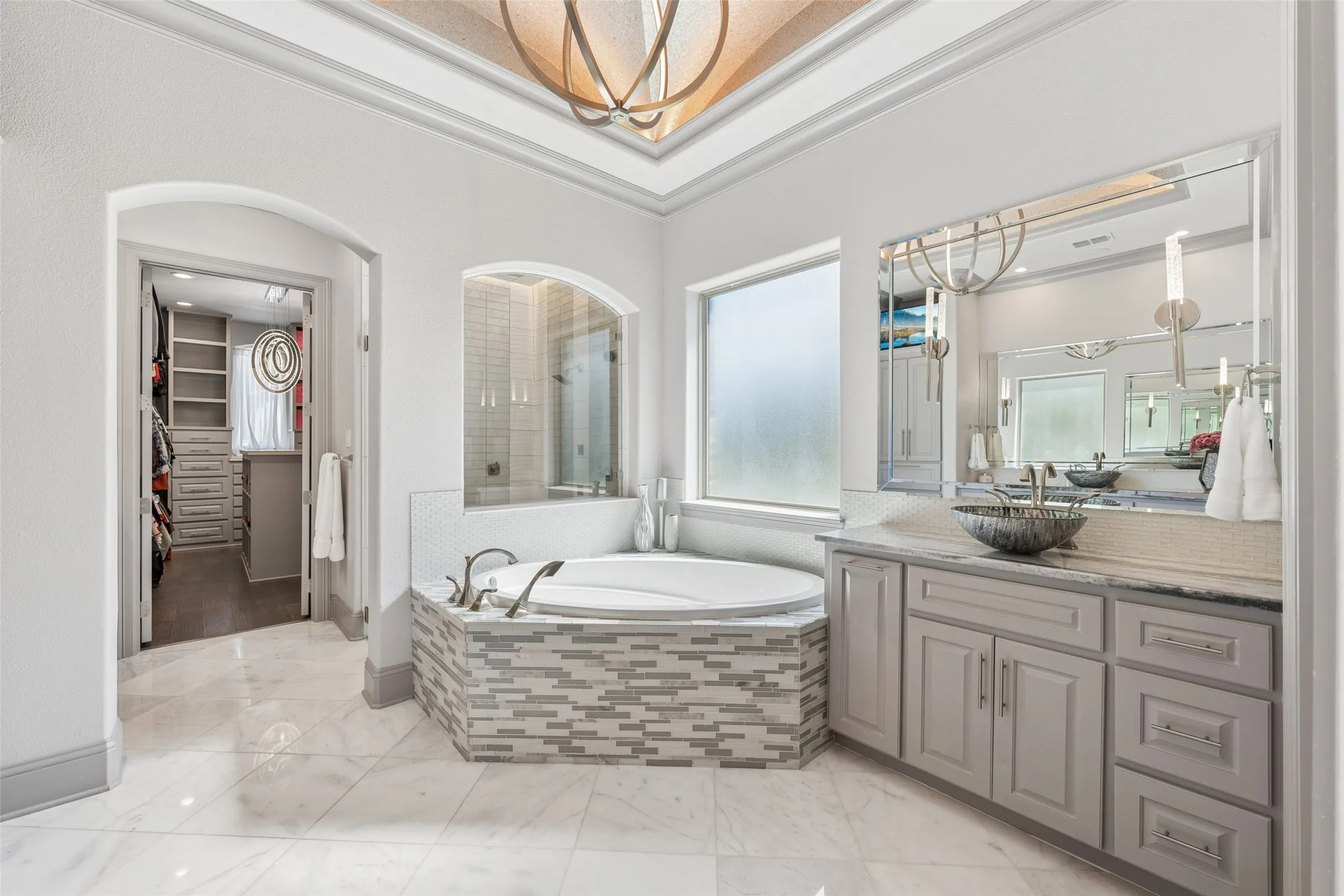 Single Family Residence For Sale in Tarrant County , 809 Lyndsey Way, Colleyville, Texas 76034, 6 Bedroom, 6 Bathroom, 4 Garage spaces, 5,470 Sqft, built in 2017, mls#21337340, Real Estate Agent in Colleyville, Homes For Sale in Tarrant county, Homes For Sale in Colleyville, Realtor in Colleyville Texas, Real Estate Brokerage Independent Realty Texas, Luminita Cordes Realtor