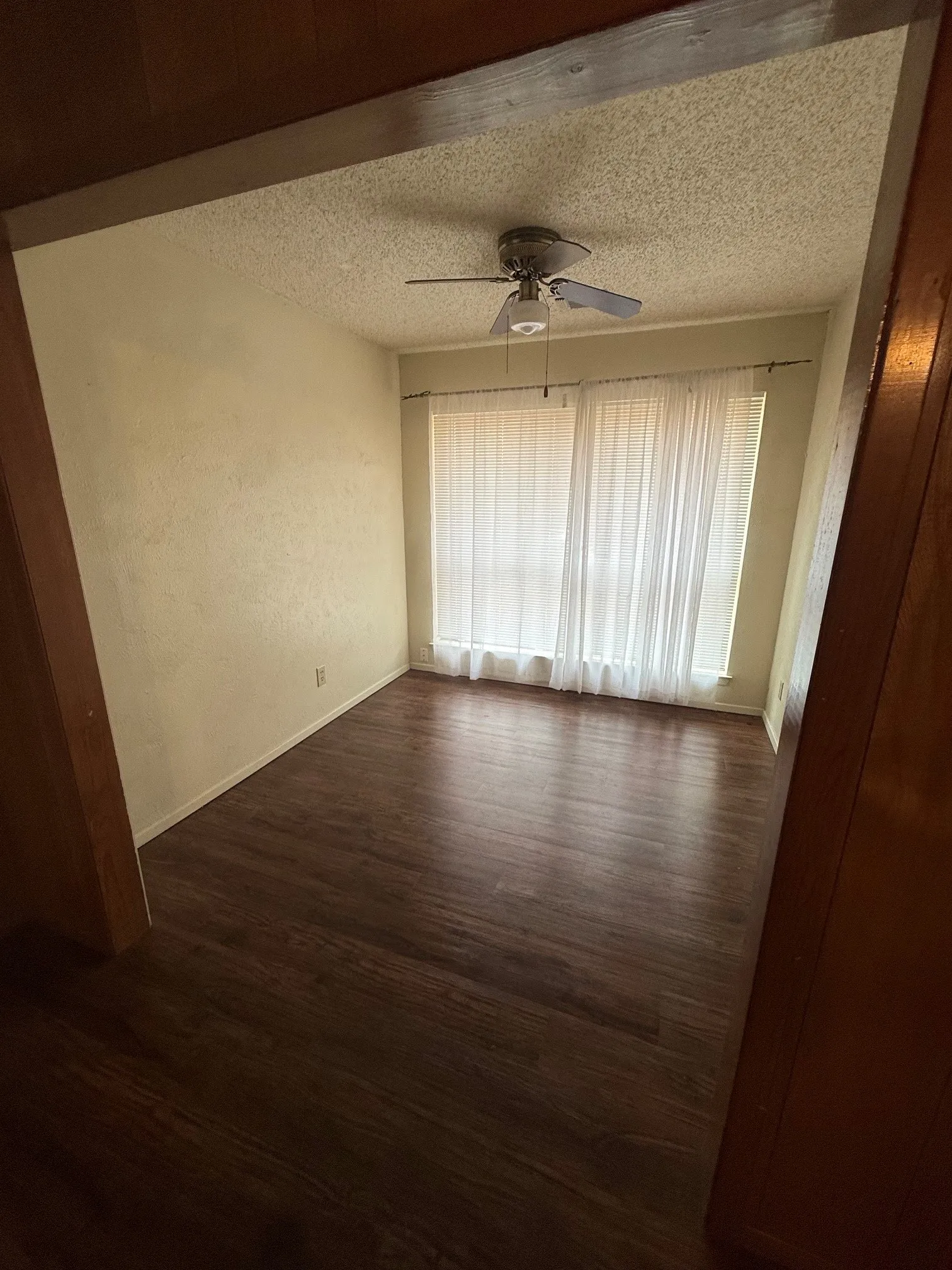 Single Family Residence For Sale in Grayson County , 937 Ricketts Street, Howe, Texas 75459, 3 Bedroom, 2 Bathroom, 2 Garage spaces, 1,631 Sqft, built in 1983, mls#21351852, Real Estate Agent in Howe, Homes For Sale in Grayson county, Homes For Sale in Howe, Realtor in Howe Texas, Real Estate Brokerage Independent Realty Texas, Luminita Cordes Realtor